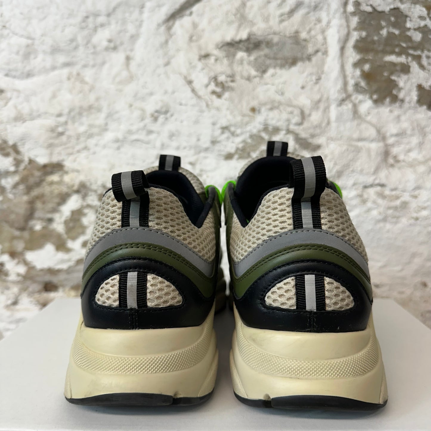 Dior B22 Olive Lime Green Cream Sneaker Sz 8 (41) No Box