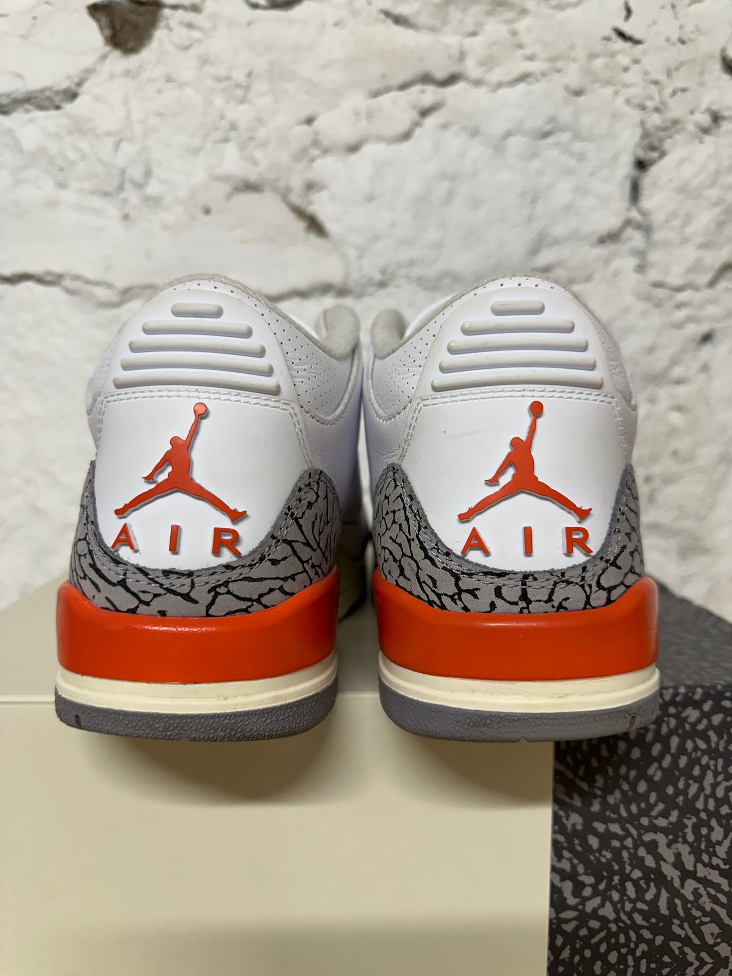 Air Jordan 3 Georgia Peach Sz 6.5 (8W)
