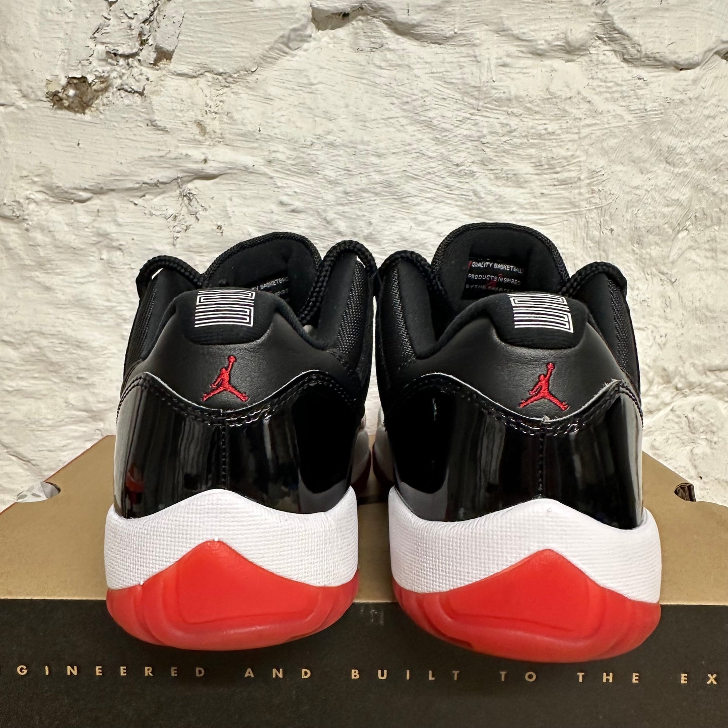 Air Jordan 11 Low Bred Sz 10