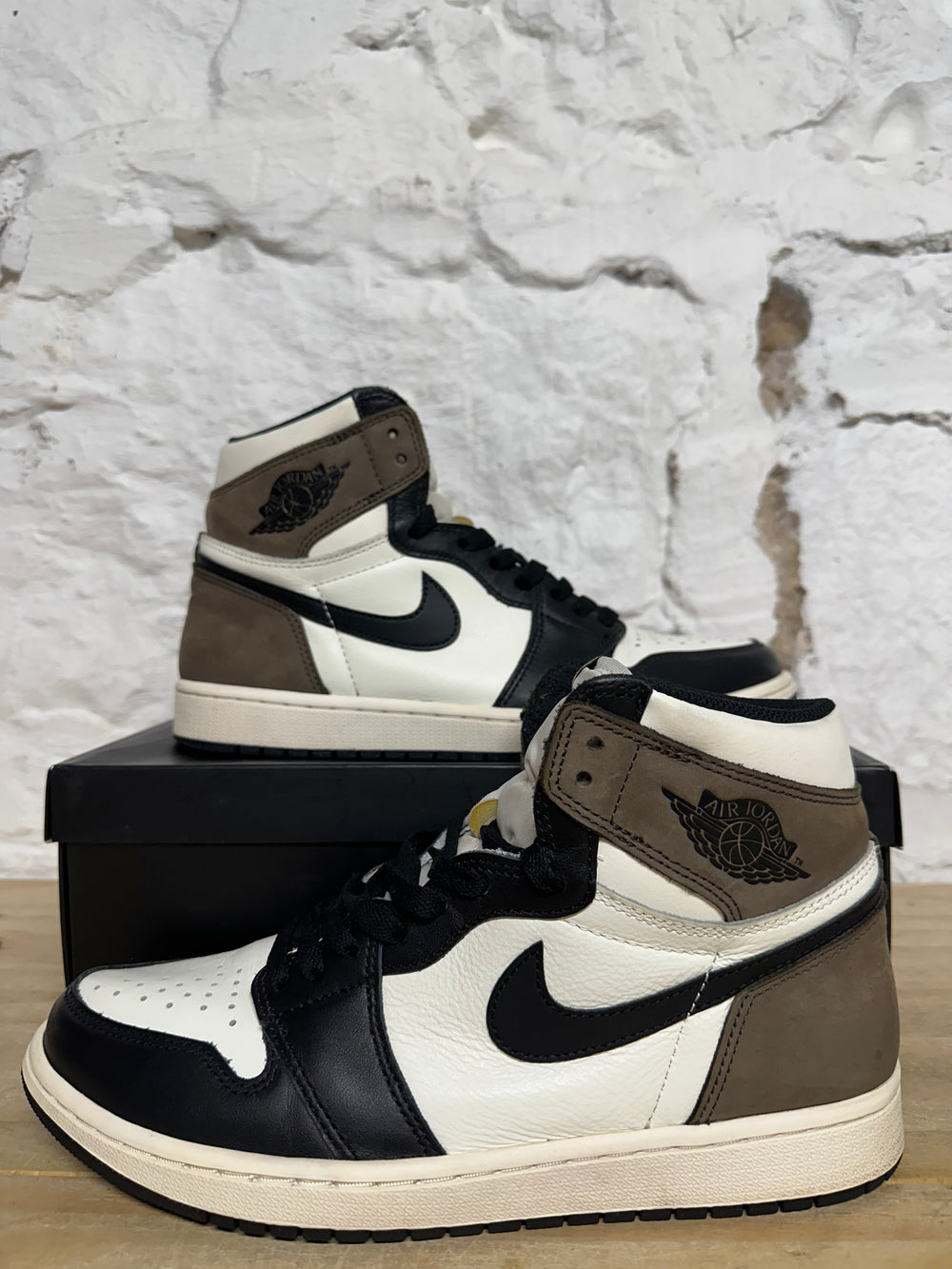 Air Jordan 1 High Dark Mocha Sz 9.5
