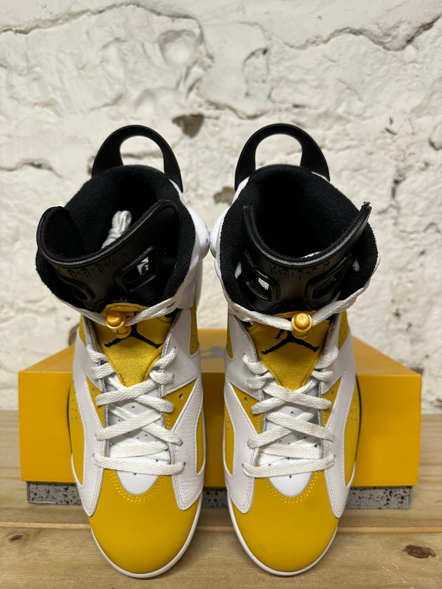 Air Jordan 6 Yellow Ochre Sz 12