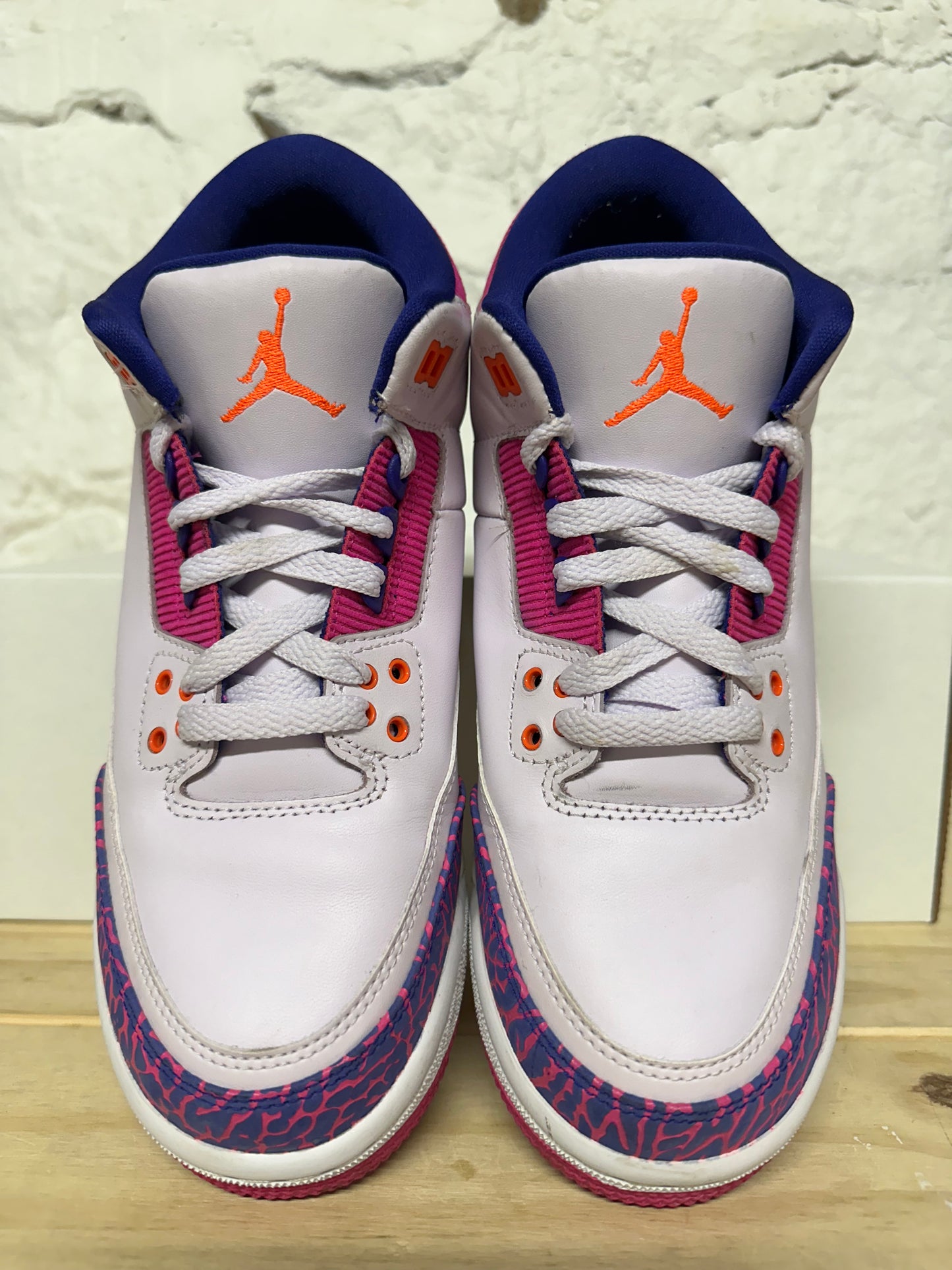 Air Jordan 3 Barely Grape Sz 7Y