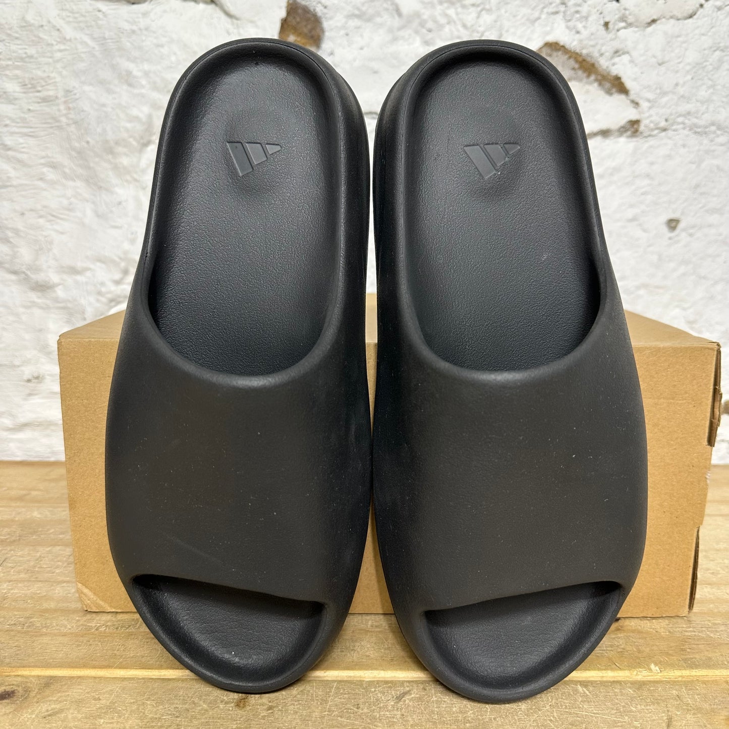 Yeezy Slide Onyx Sz 12