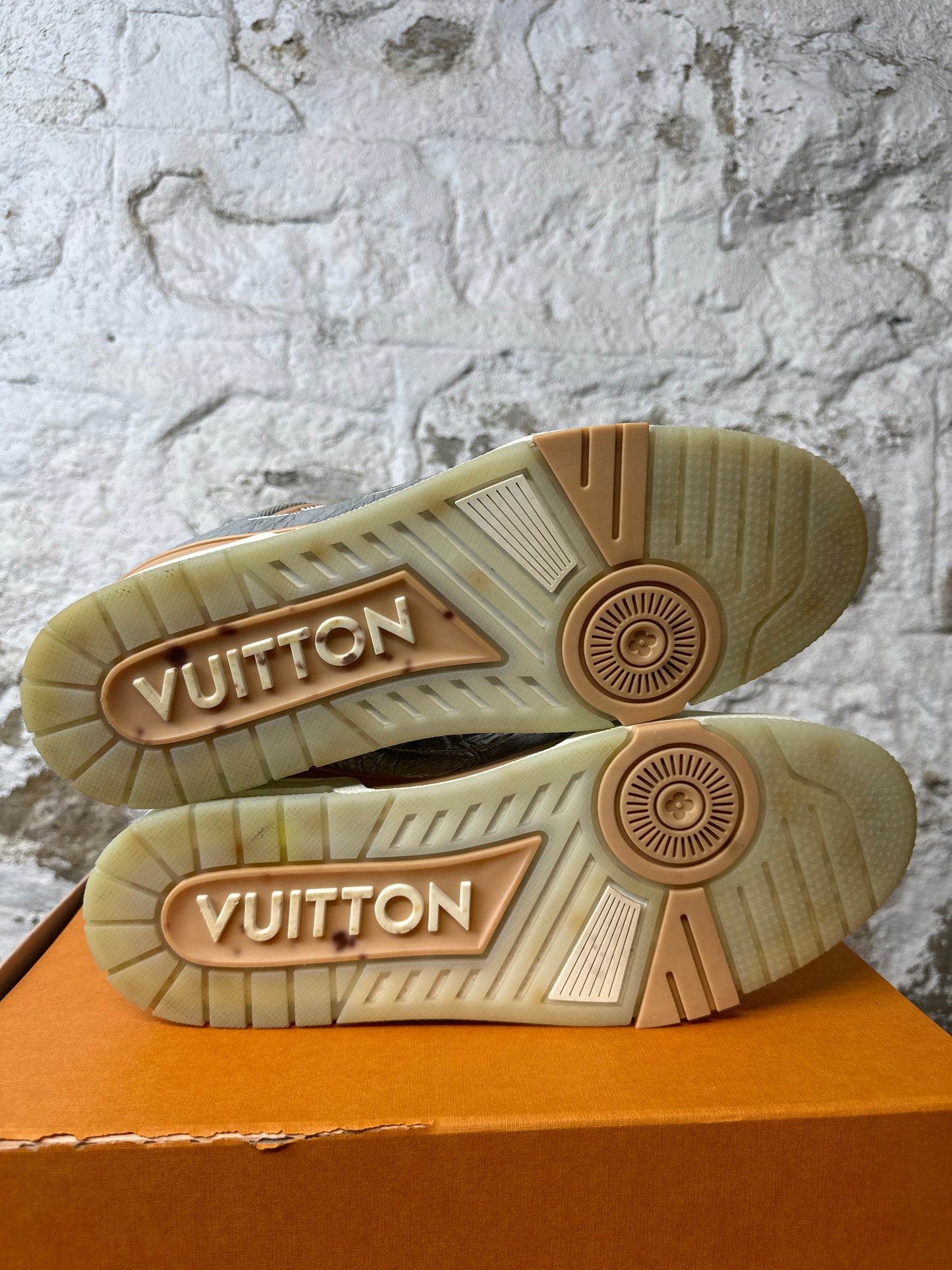 Louis Vuitton Tan Silver Trainer Sz 11.5 (10LV)