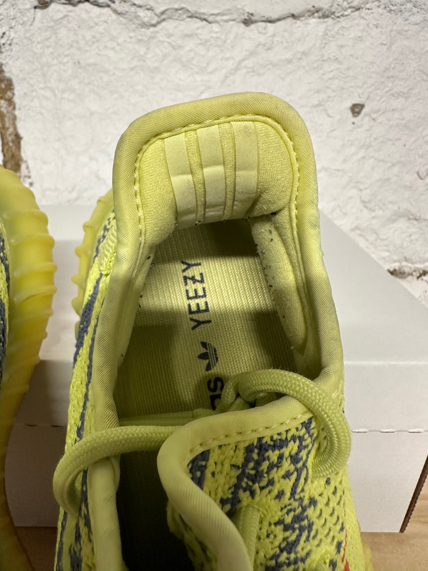 Yeezy 350 V2 Semi Frozen Yellow Sz 5.5