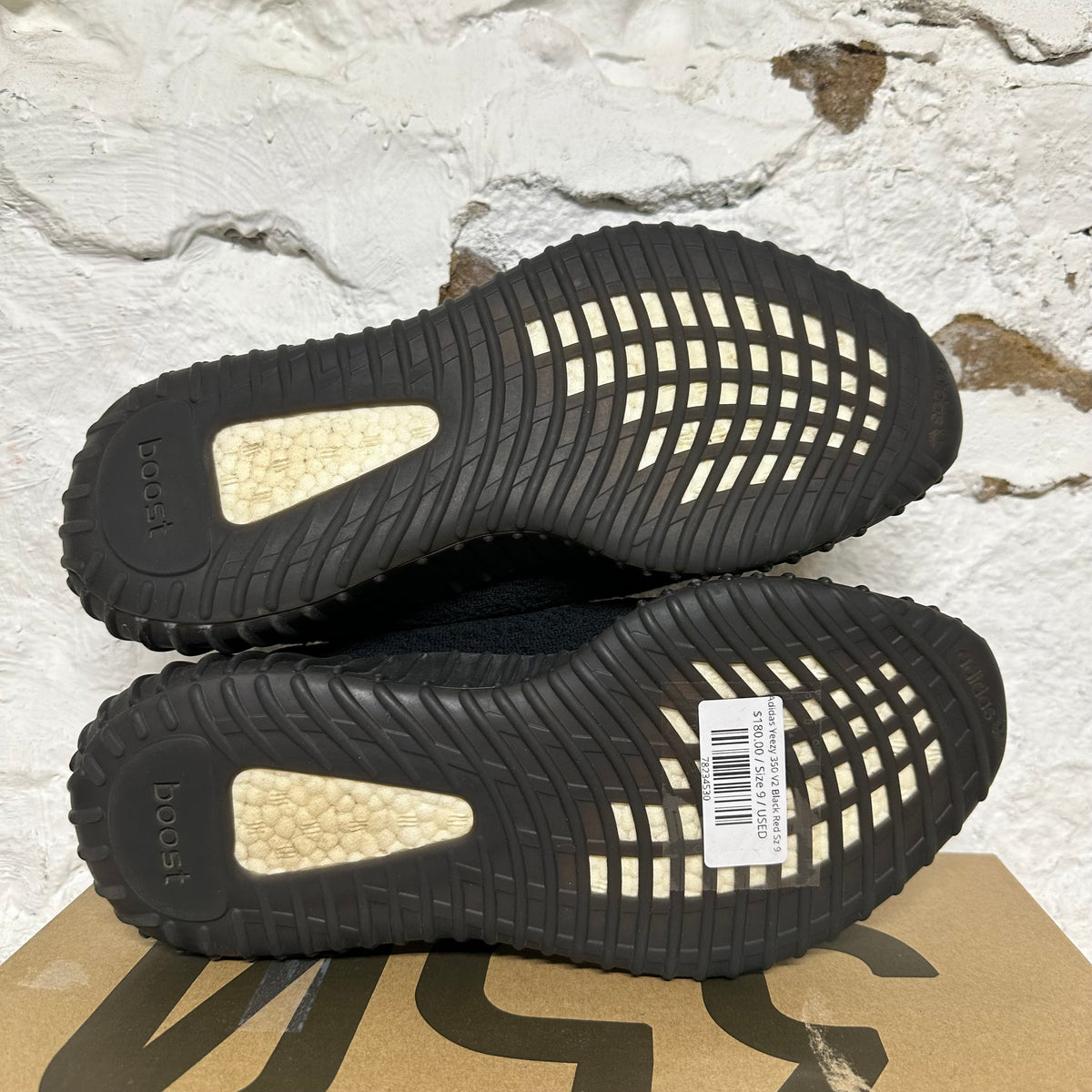 Yeezy 350 V2 Black Red Sz 9