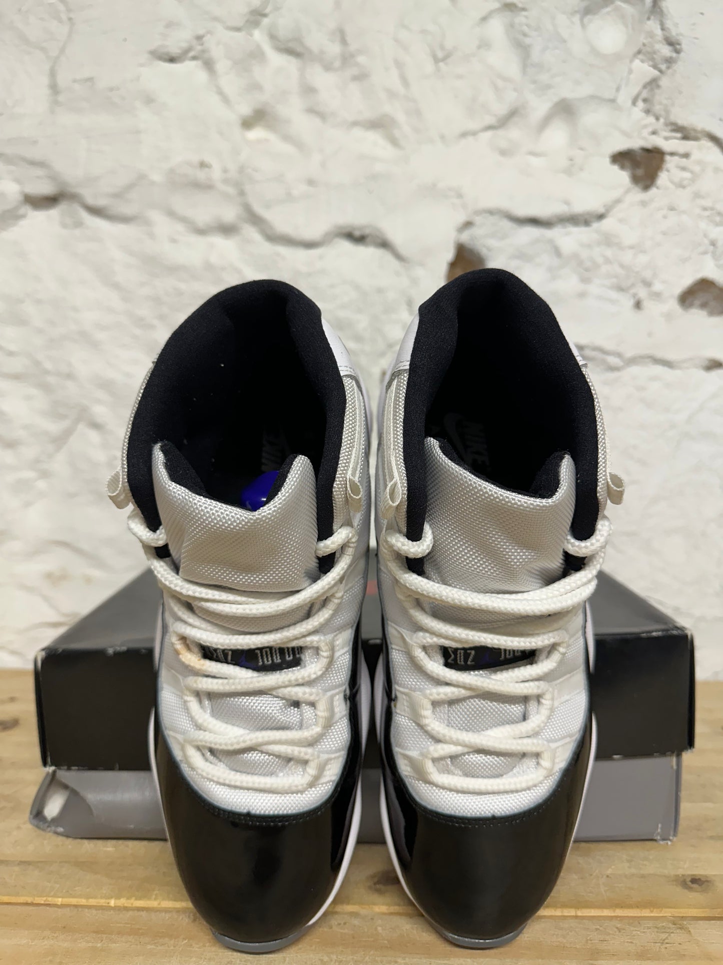 Air Jordan 11 High Concord Sz 8.5