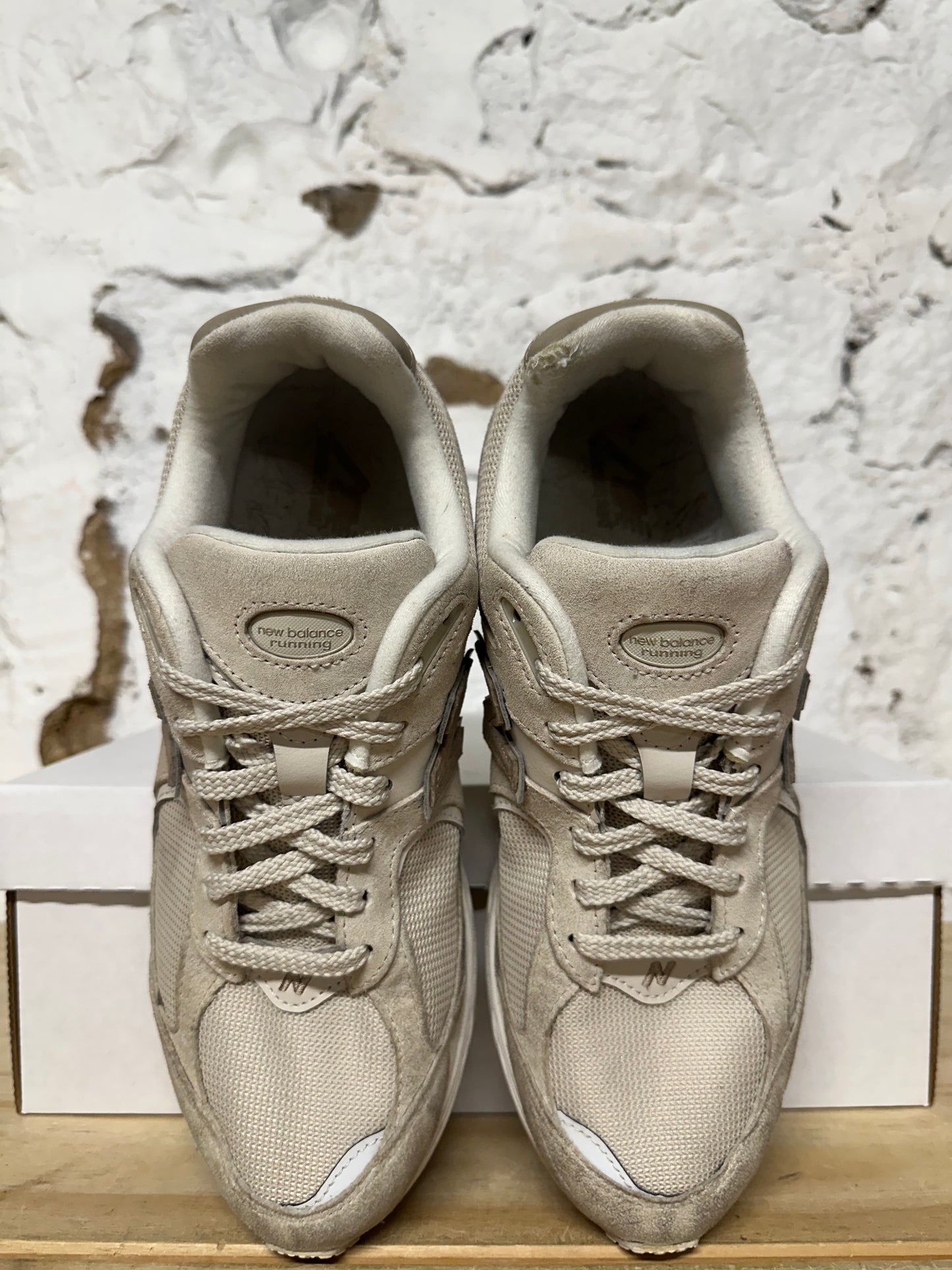 New Balance 2002R Light Tan Sz 9