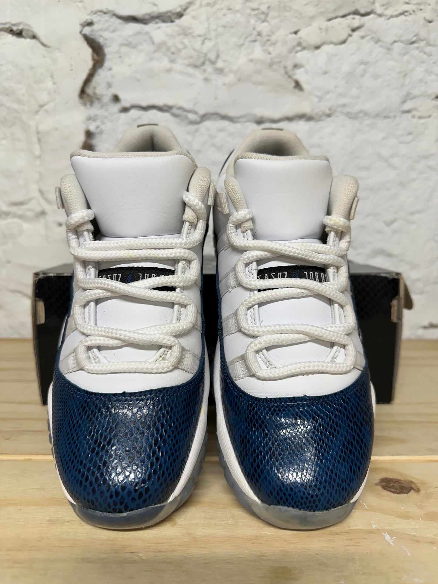 Air Jordan 11 Low Navy Snakeskin Sz 6.5Y