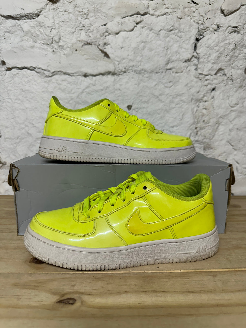 Nike Air Force 1 Low Volt Sz 5.5Y