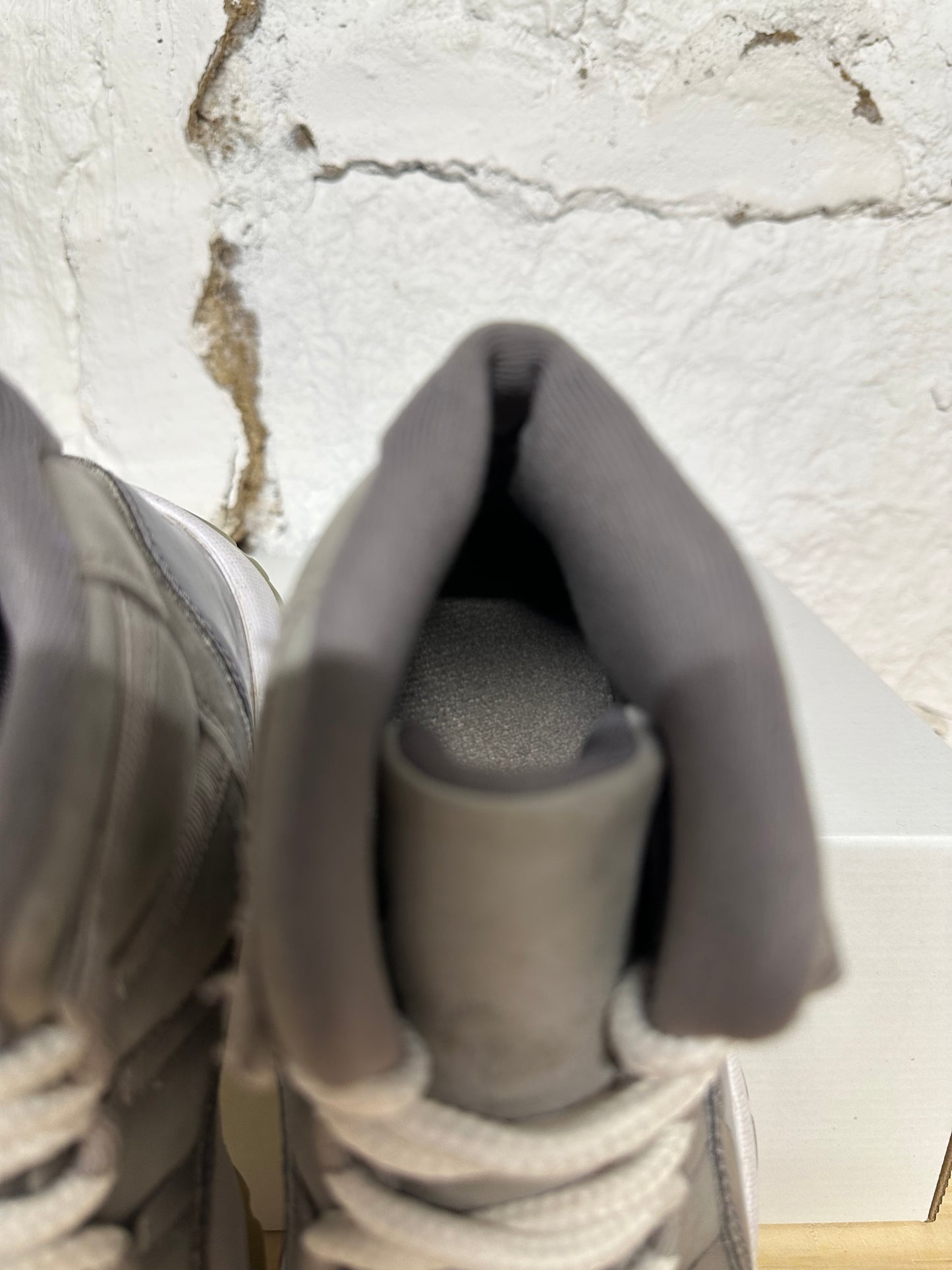 Air Jordan 11 High Cool Grey Sz 4Y