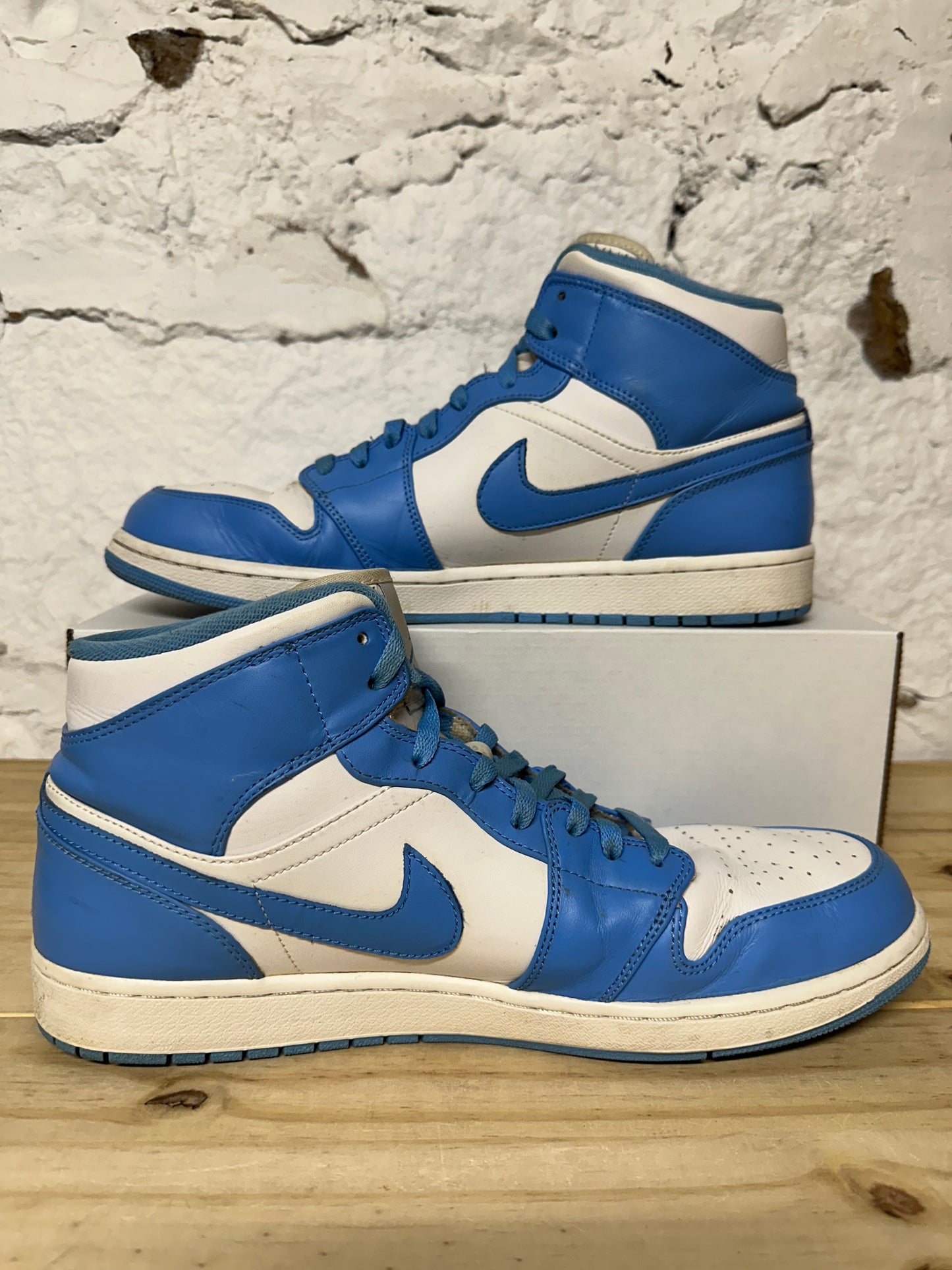 Air Jordan 1 Mid UNC Sz 13