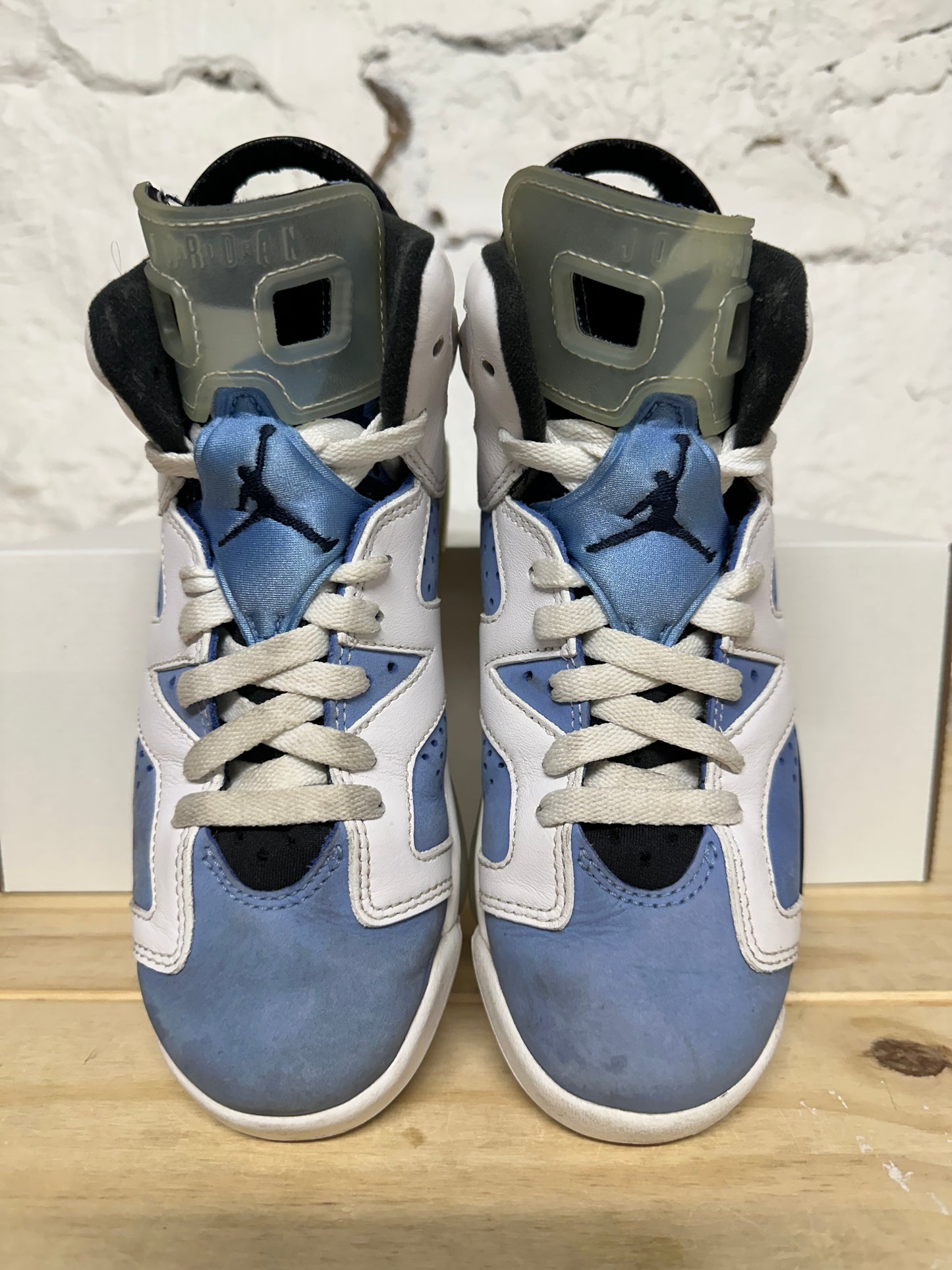 Air Jordan 6 UNC White Sz 4Y
