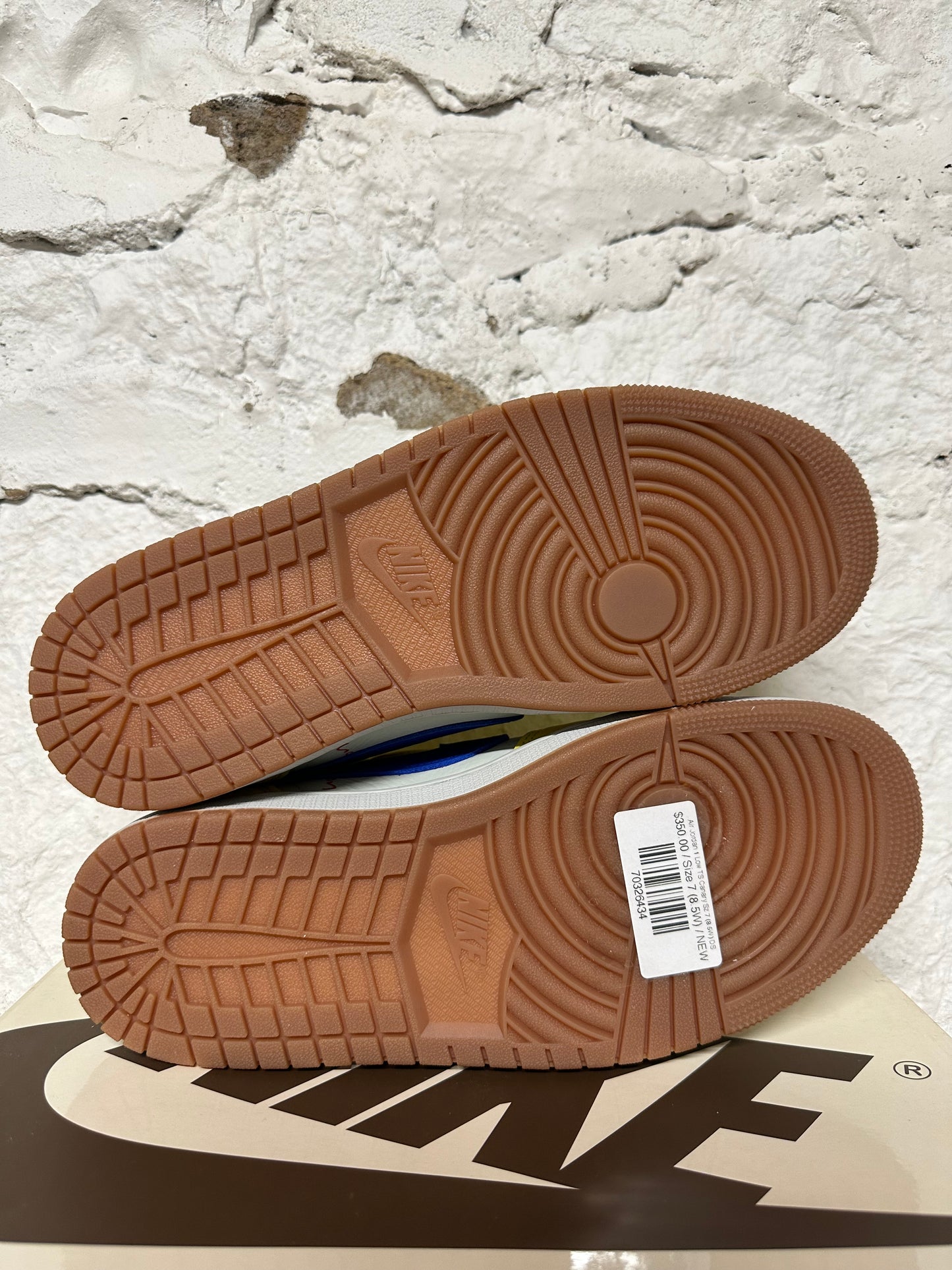 Air Jordan 1 Low Travis Scott Canary Sz 7 (8.5W) DS