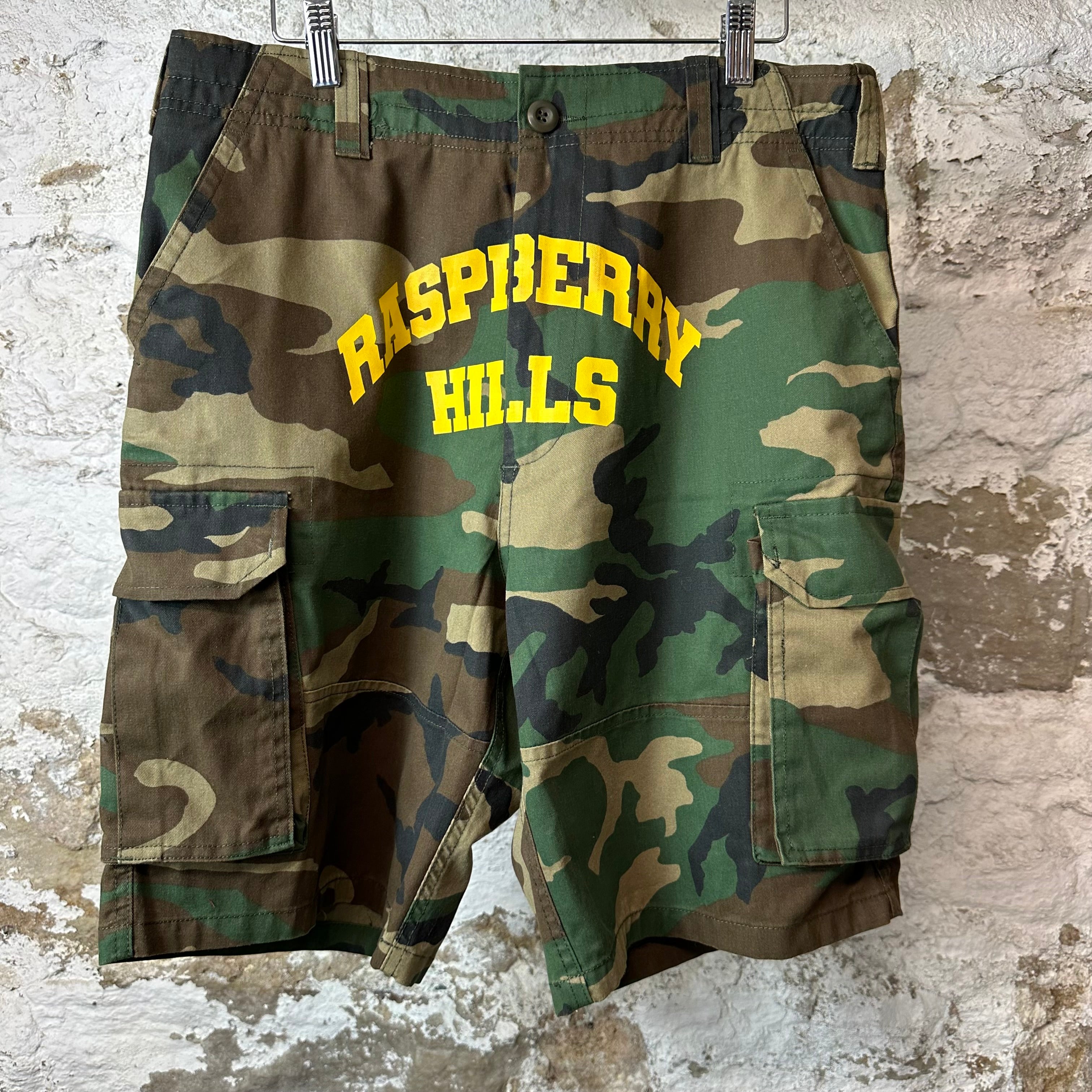GV Gallery Raspberry Hills Camo Shorts Sz M DS