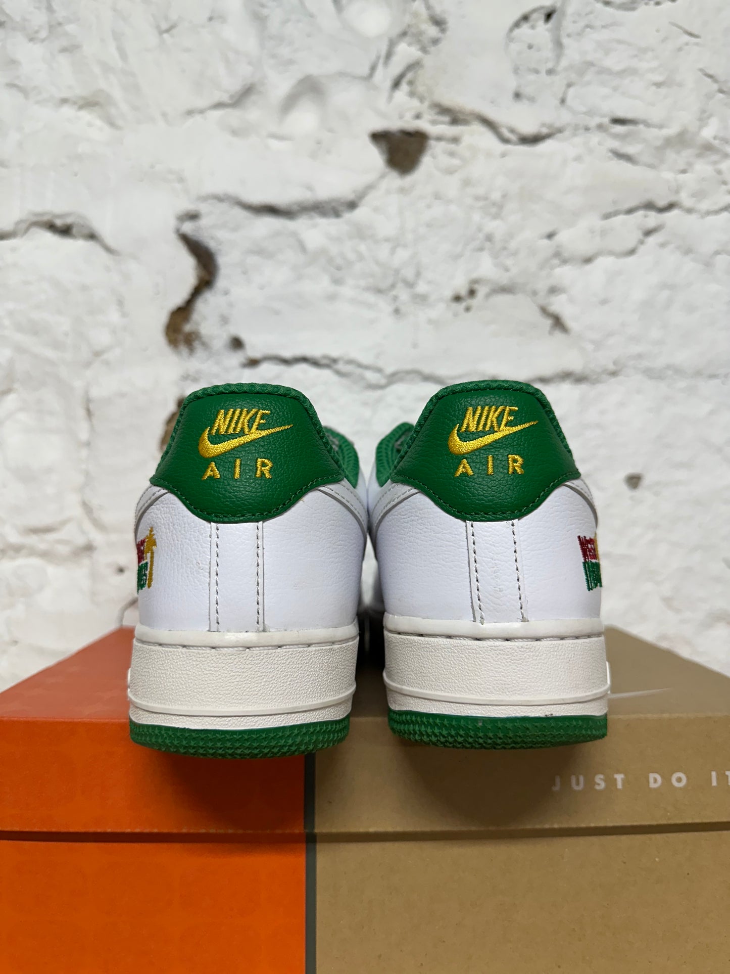 Nike Air Force 1 Low West Indies Sz 8.5