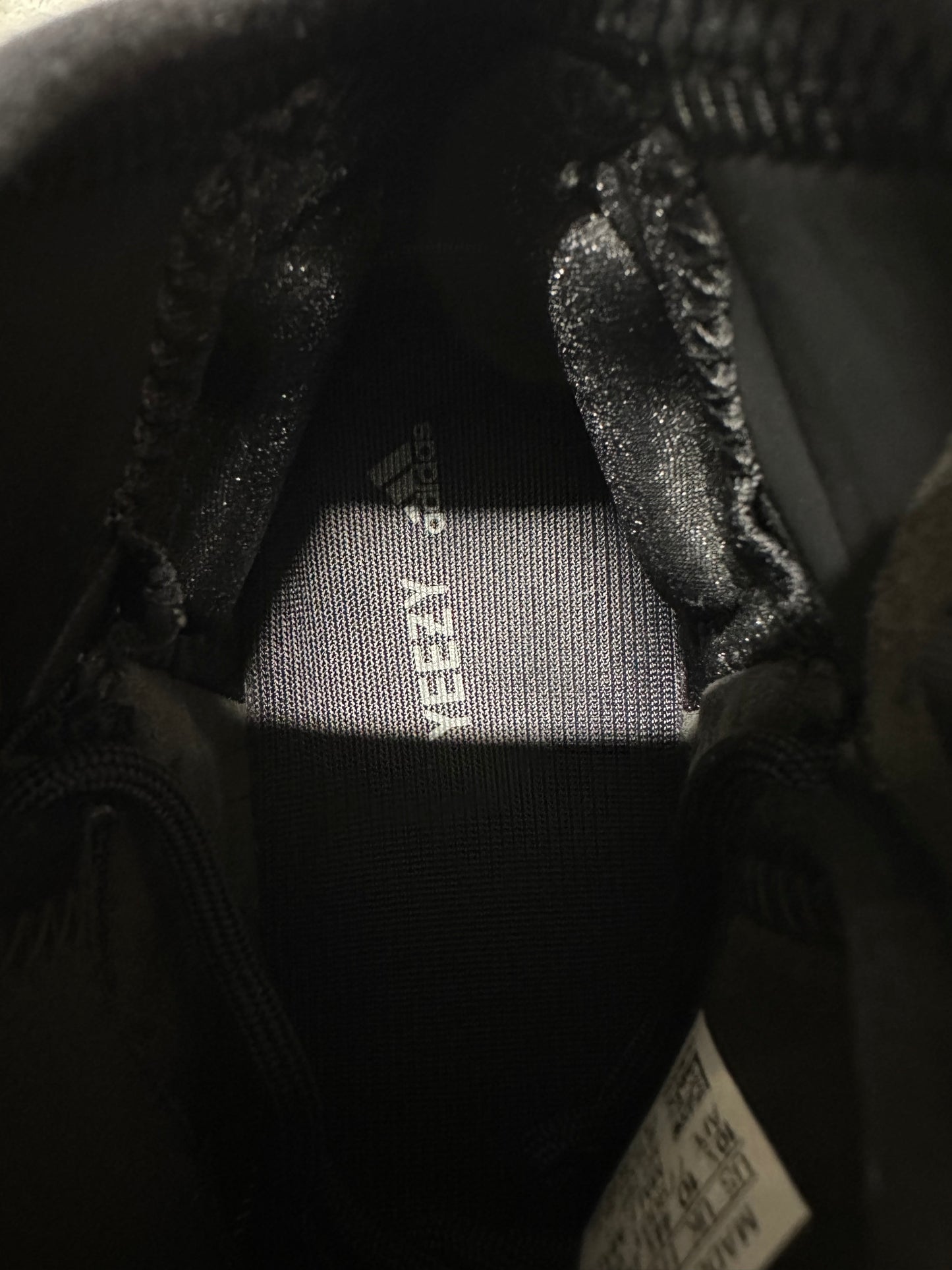 Yeezy QNTM Barium Sz 10.5