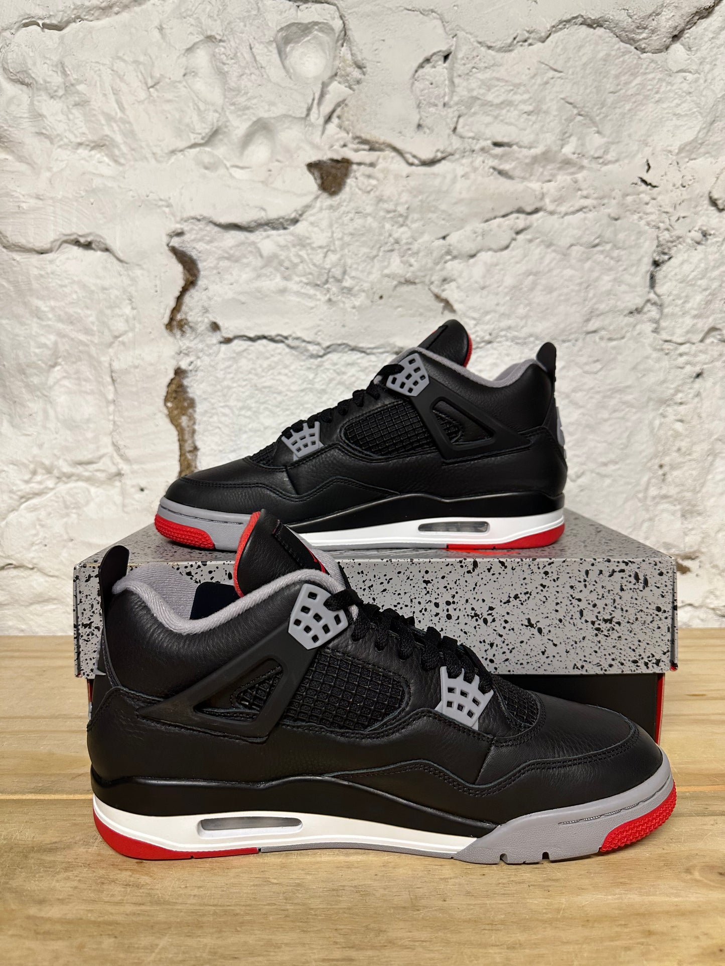 Air Jordan 4 Bred Reimagined Sz 10.5 DS