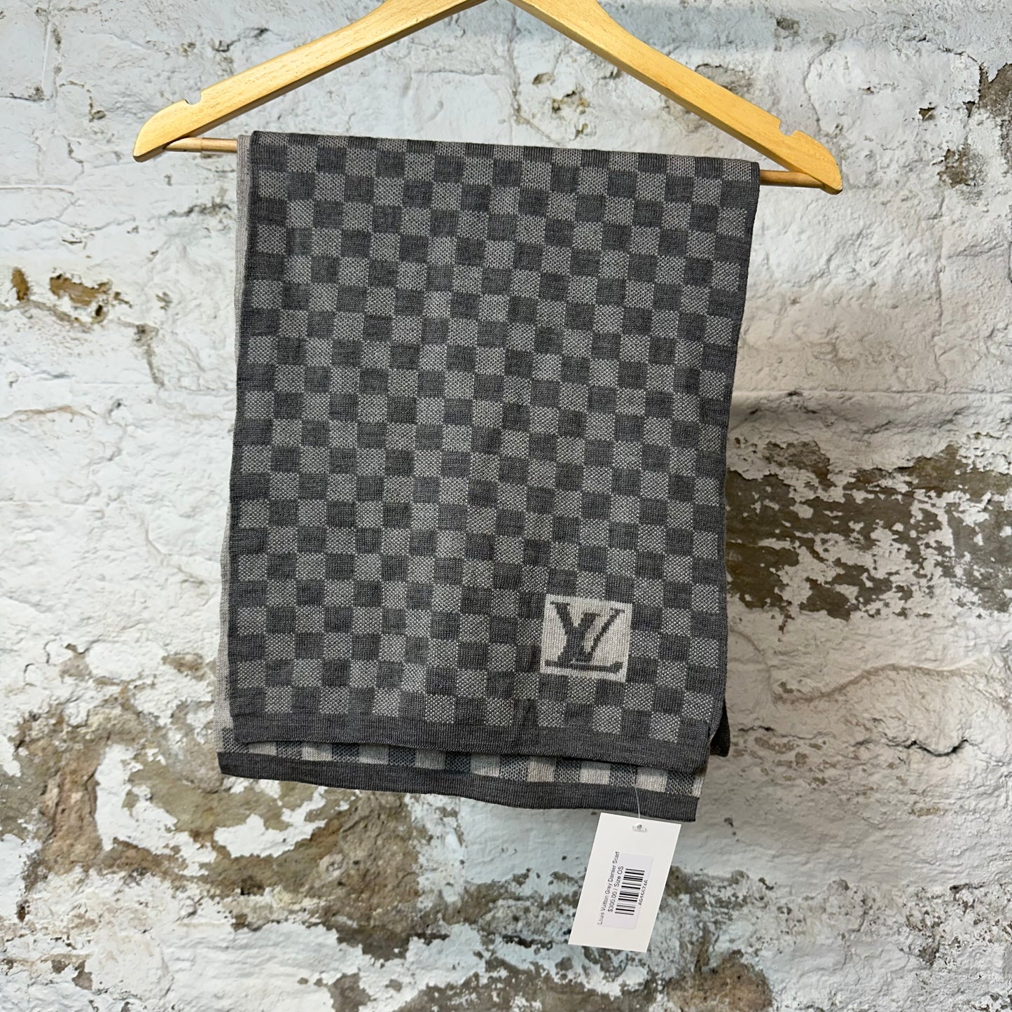 Louis Vuitton Grey Damier Scarf