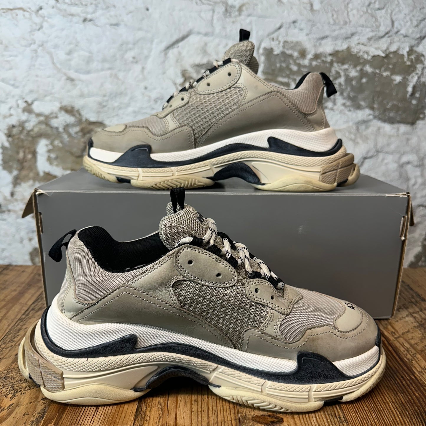 Balenciaga Triple S Beige White Black Sneaker Sz 10 (43)