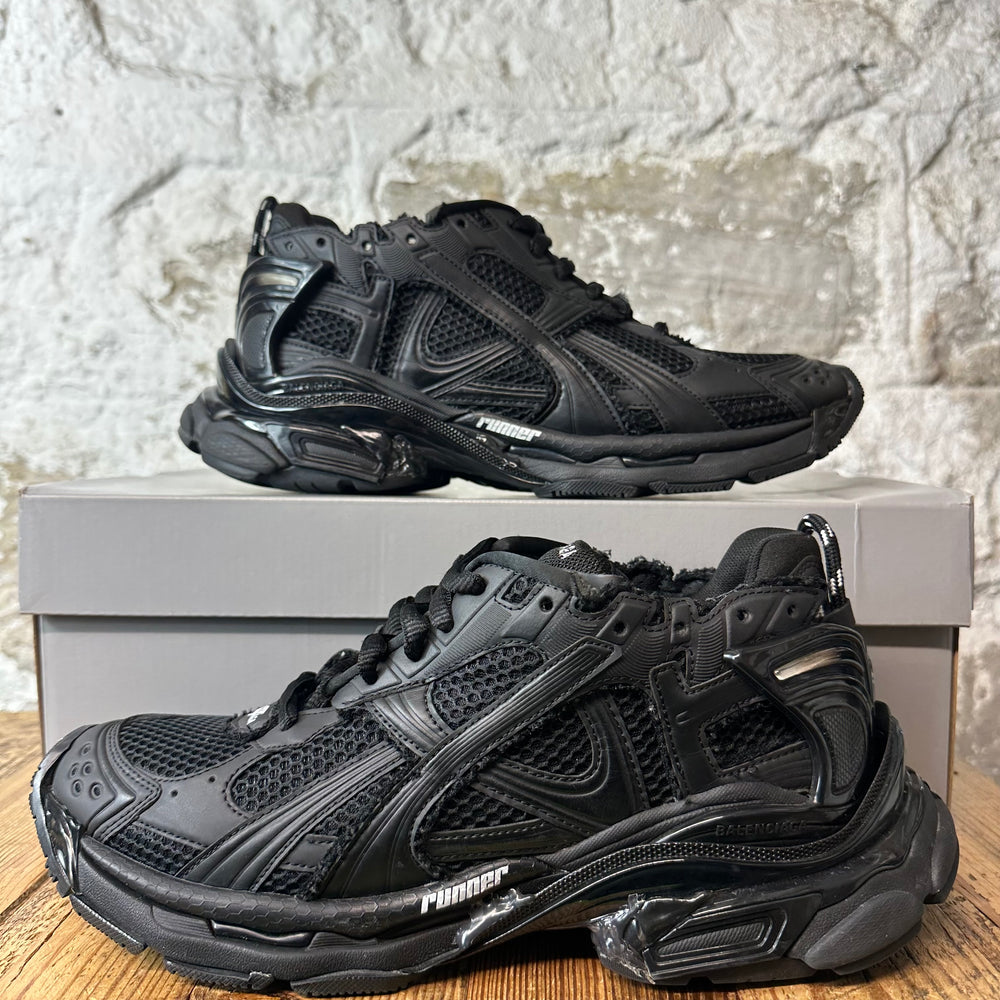 Balenciaga Runner Triple Black Matte Sneaker Sz 10 (43)
