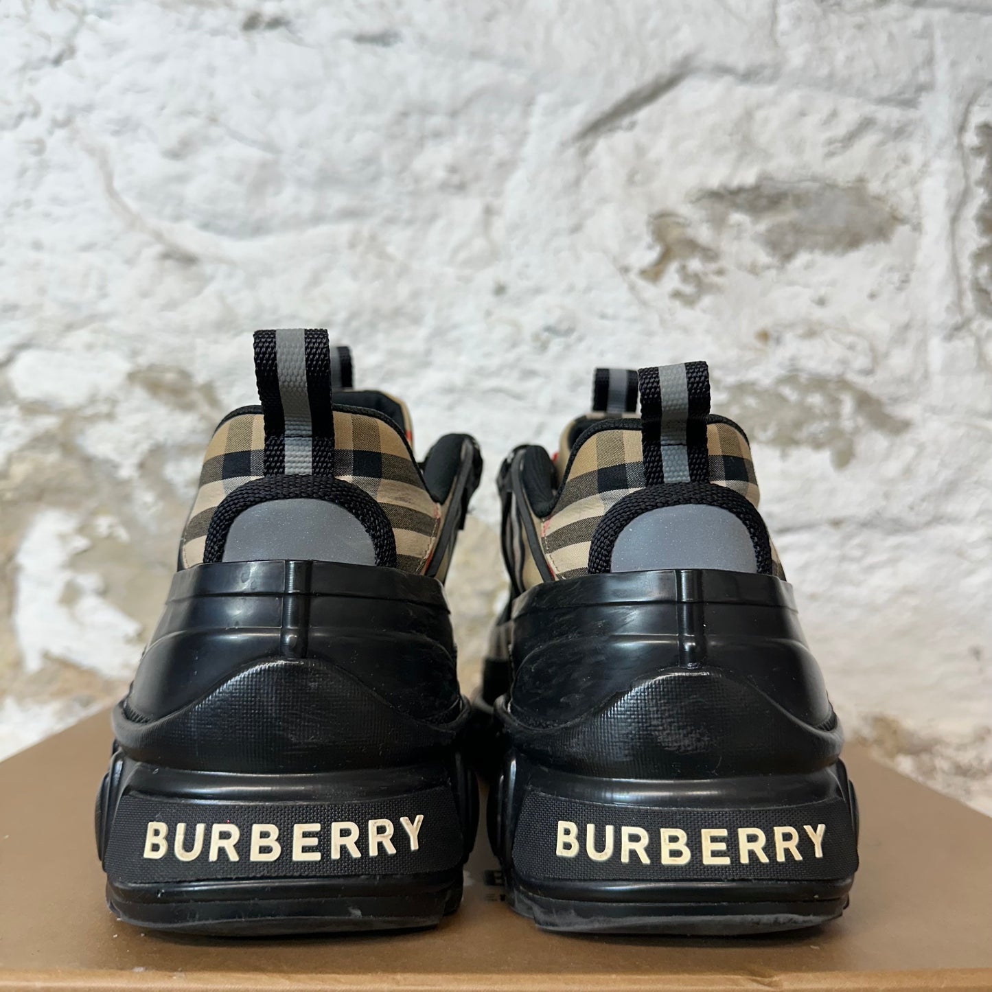 Burberry Arthur Tan Plaid Black Sneaker Sz 10 (43)