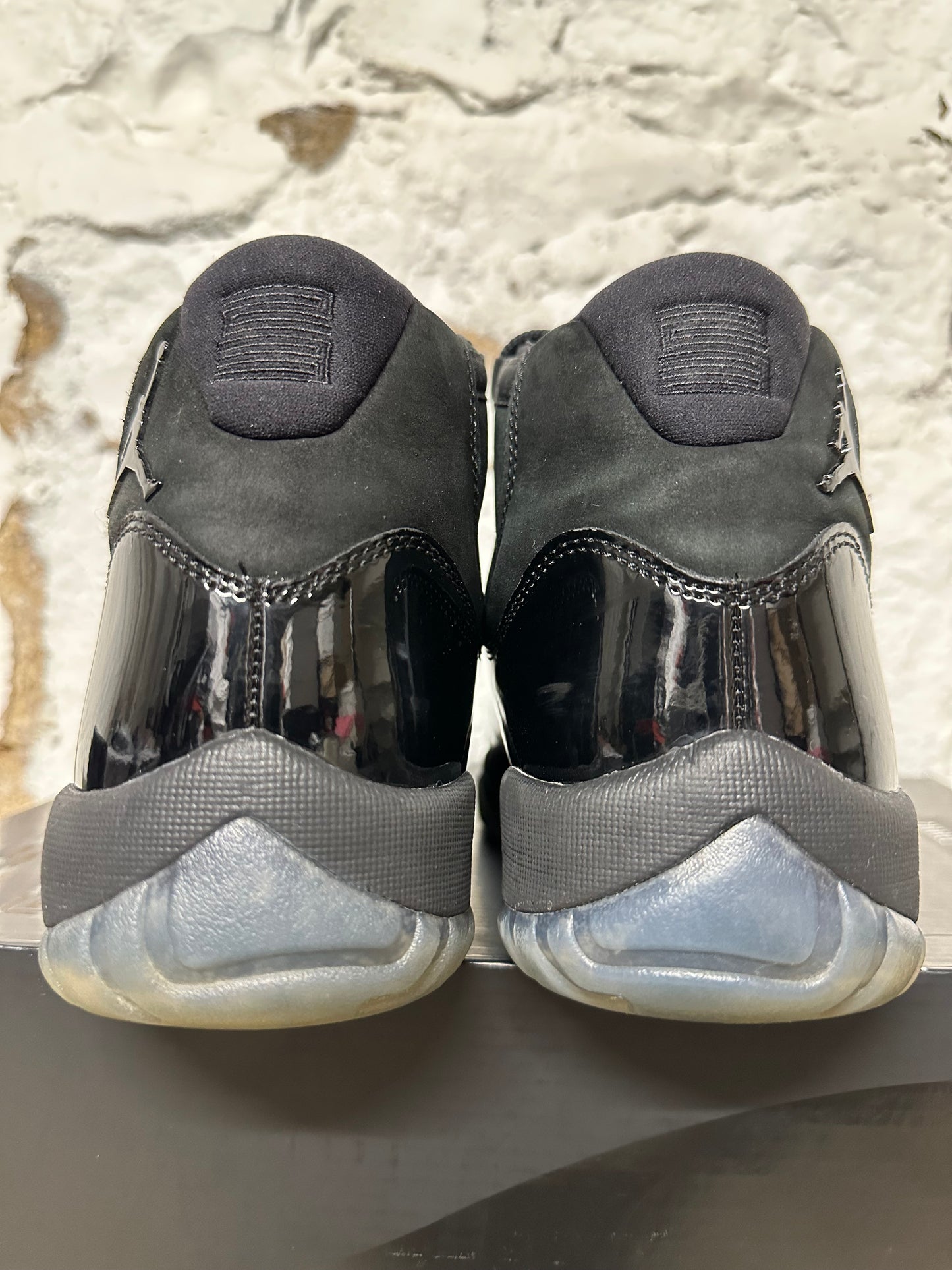 Air Jordan 11 High Cap And Gown Sz 10