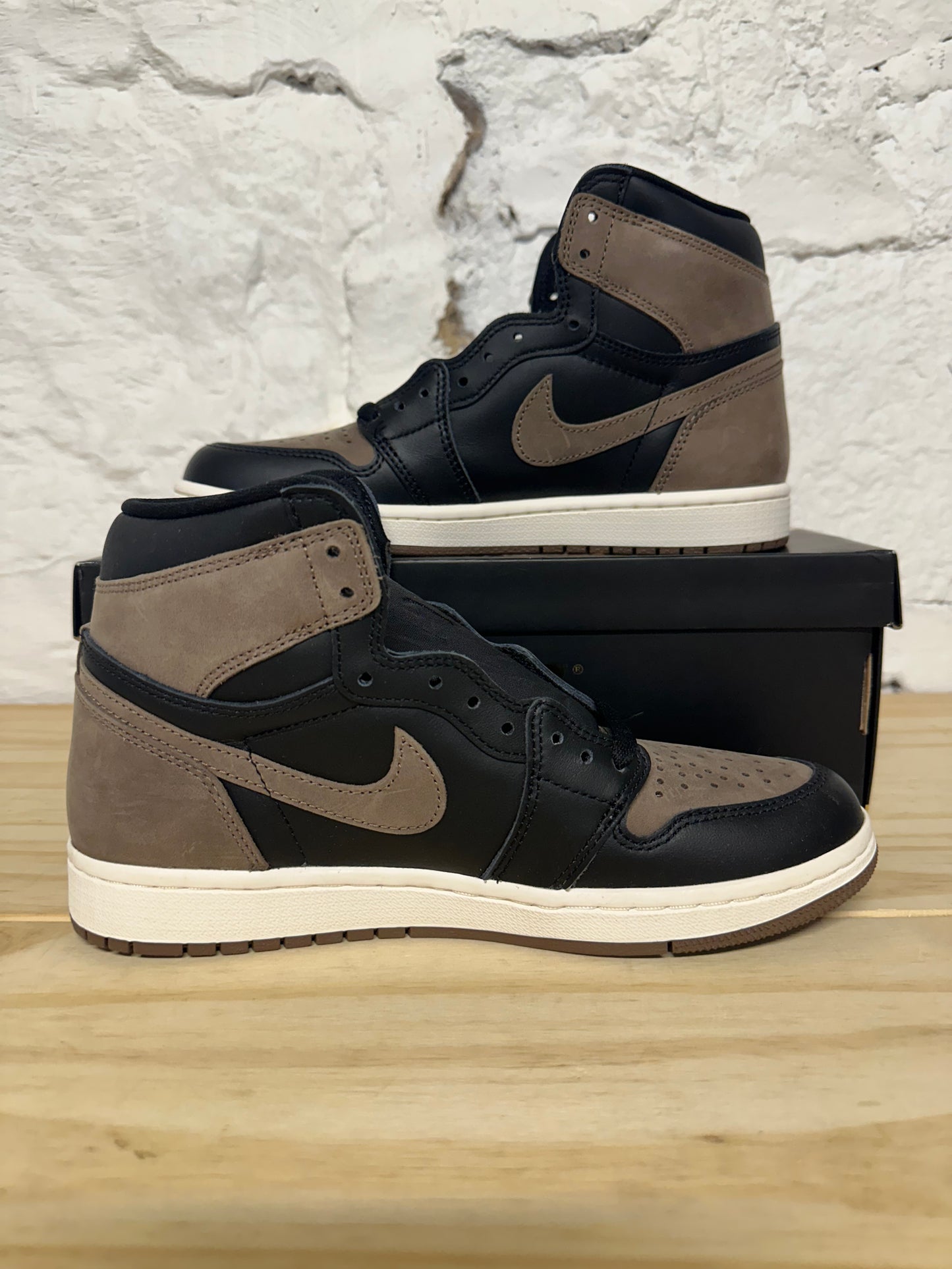 Air Jordan 1 High Palomino Sz 7.5 DS