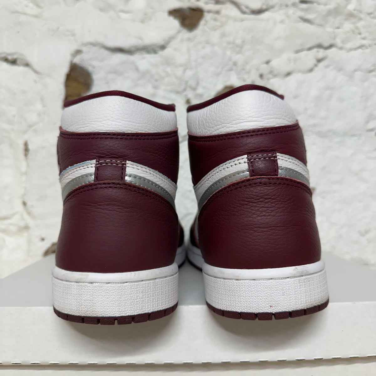 Air Jordan 1 High Bordeaux Sz 9