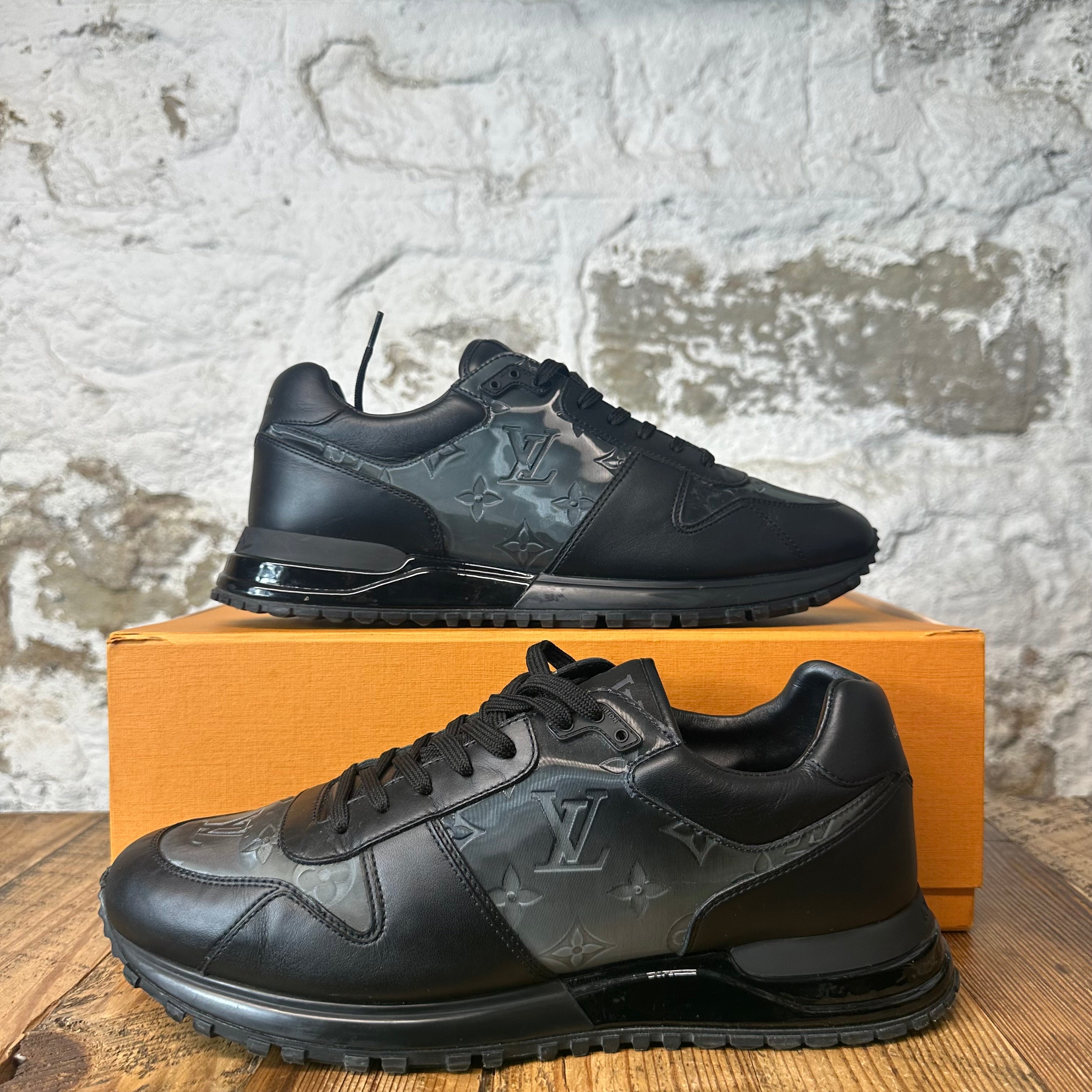 Louis Vuitton Triple Black Monogram Runaway Sneaker Sz 9.5 (8LV)