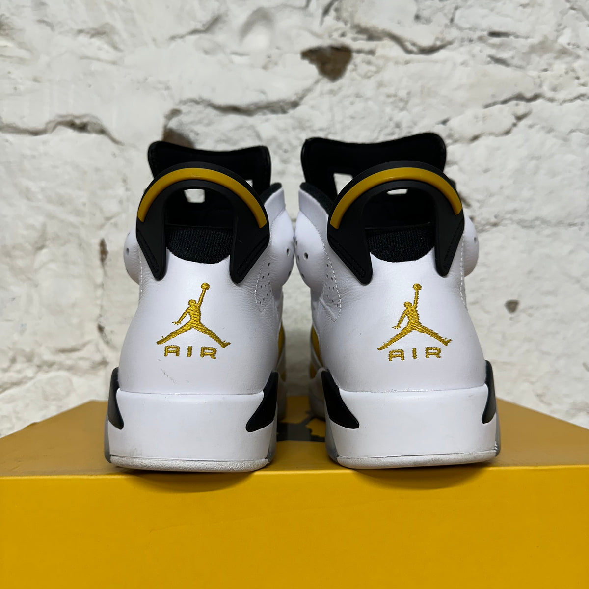 Air Jordan 6 Yellow Ochre Sz 8.5