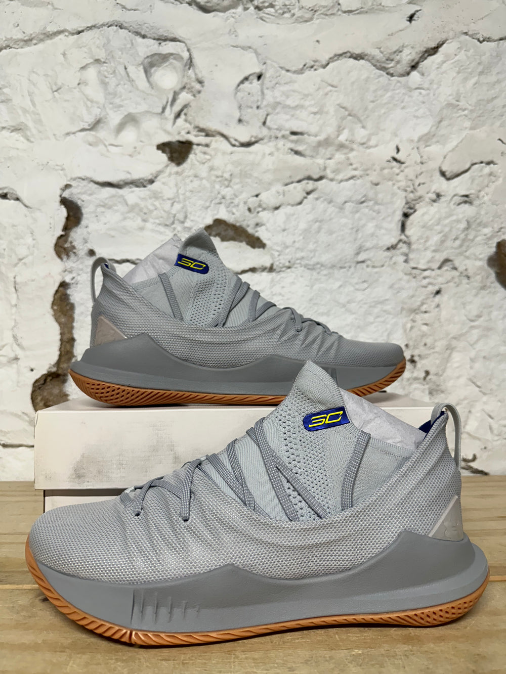 Under Armour Curry 5 Grey Gum Sz 10.5 DS