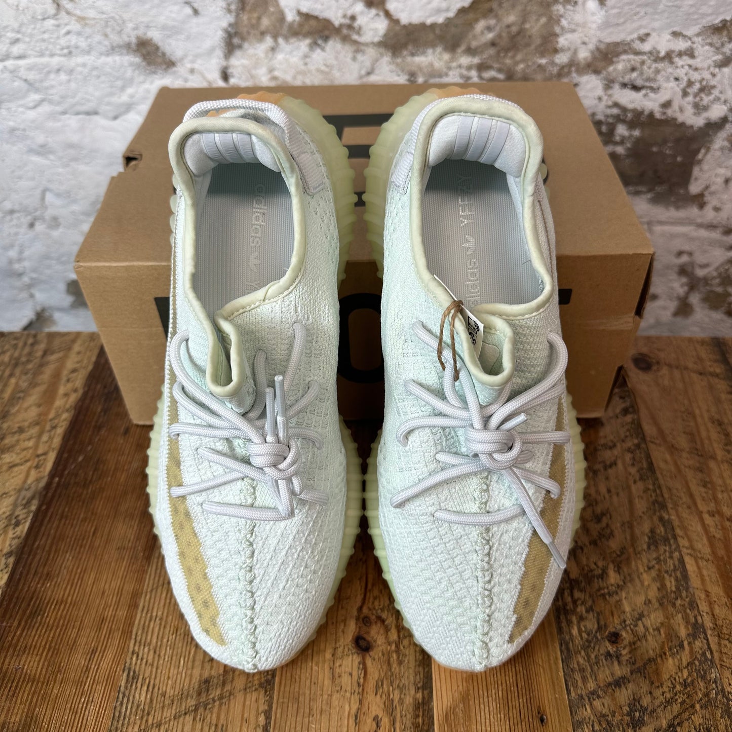 Yeezy 350 Hyperspace Sz 10.5 DS