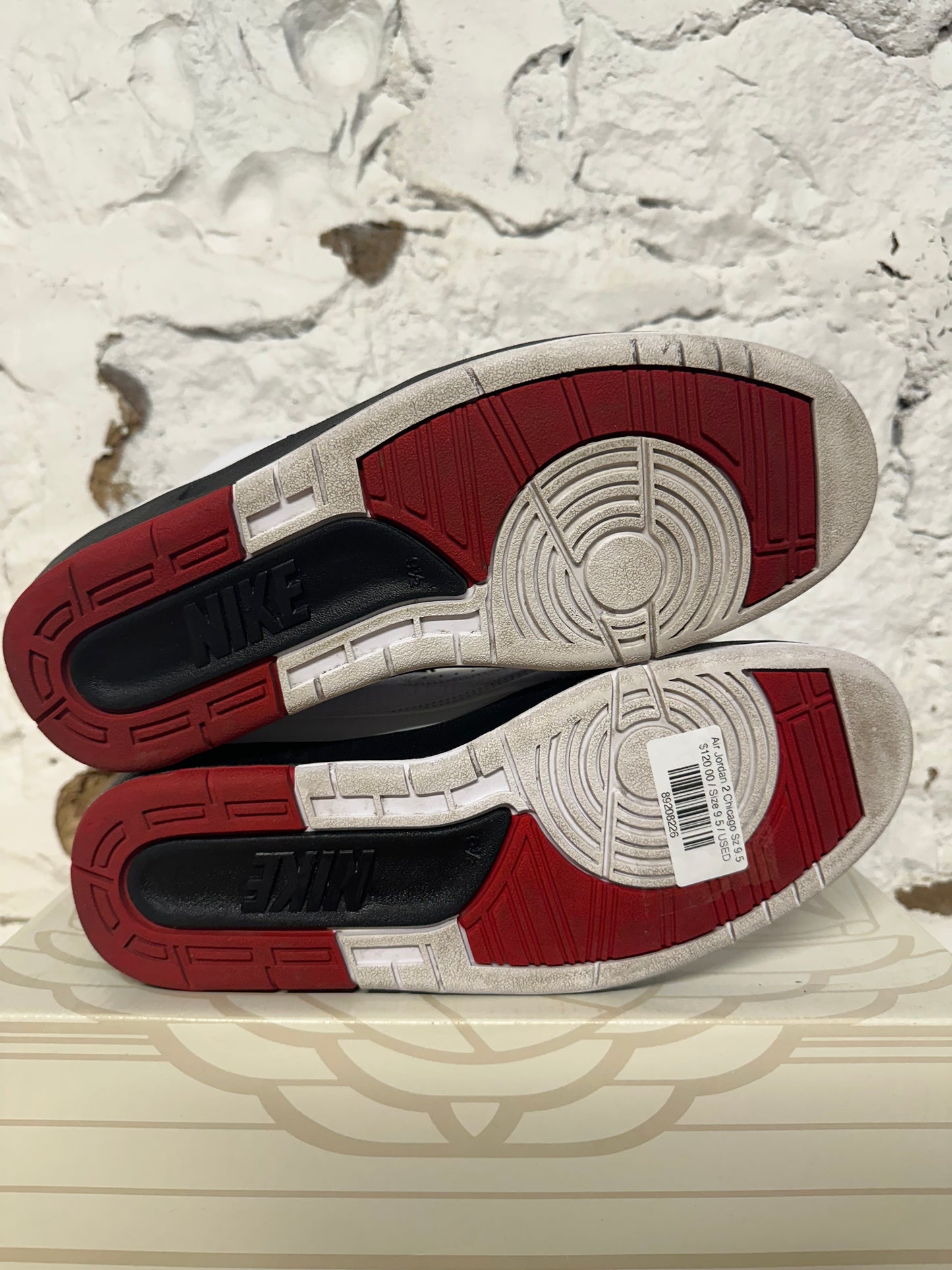 Air Jordan 2 Chicago Sz 9.5