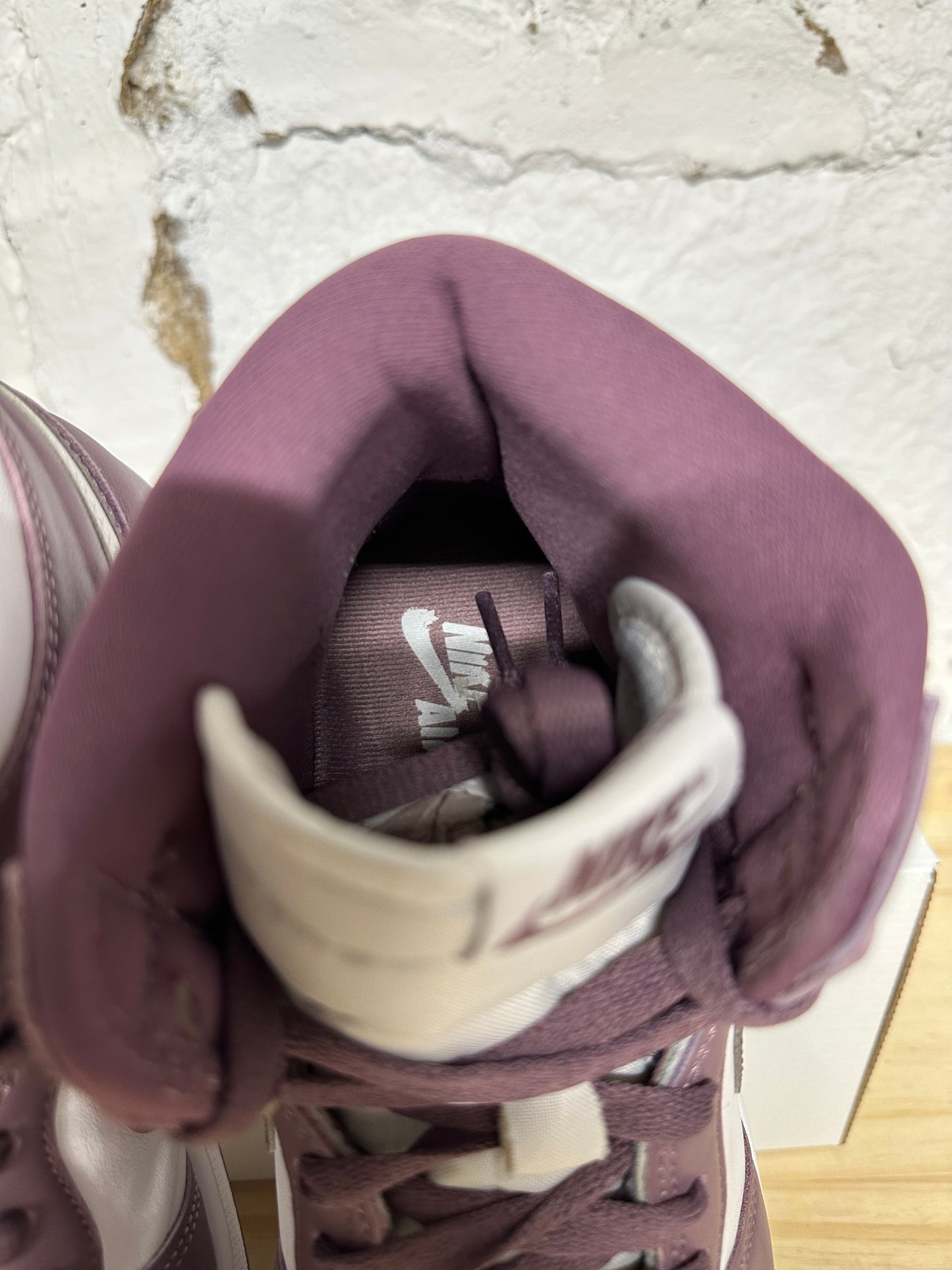 Air Jordan 1 High Mauve Sz 11