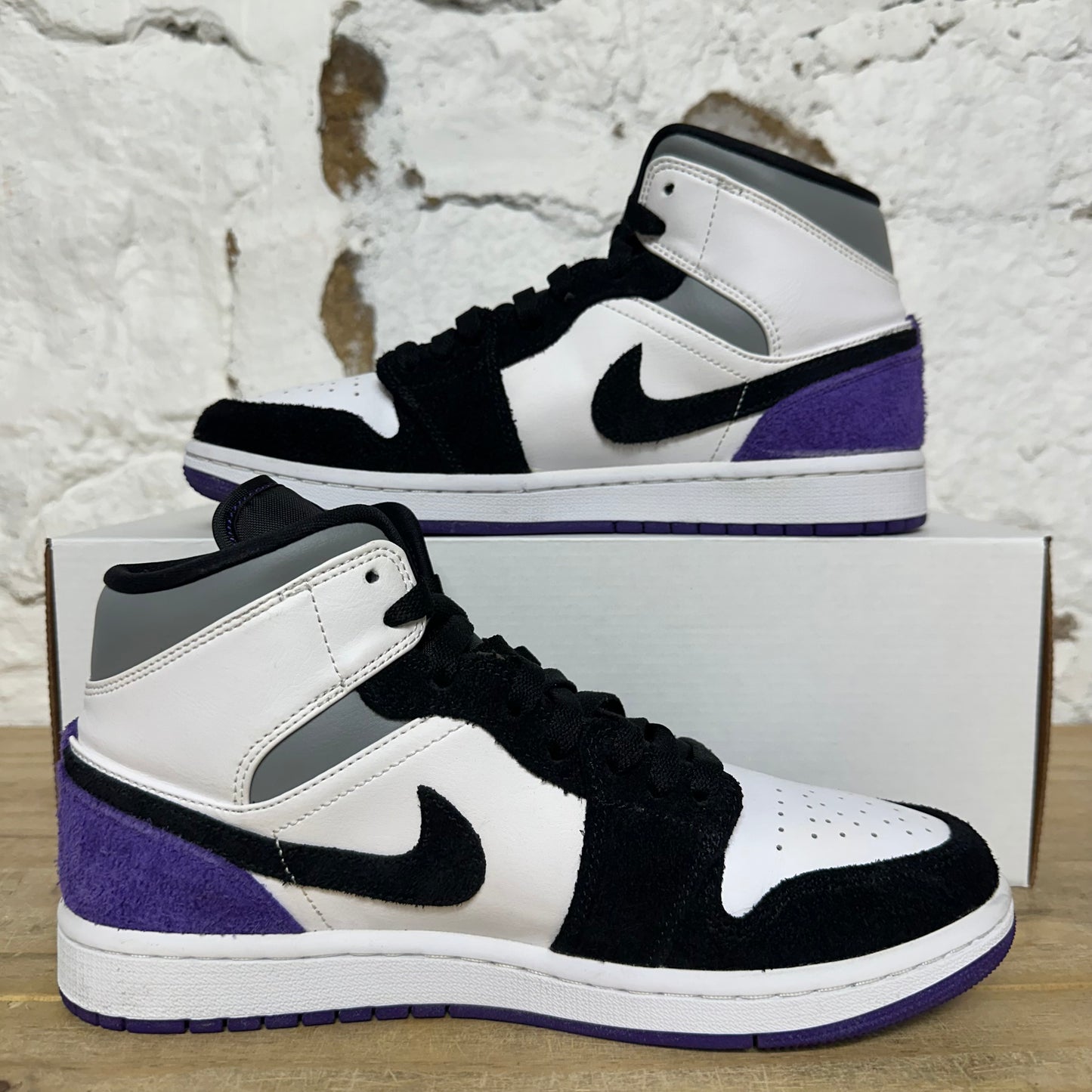 Air Jordan 1 Mid SE Purple Sz 8