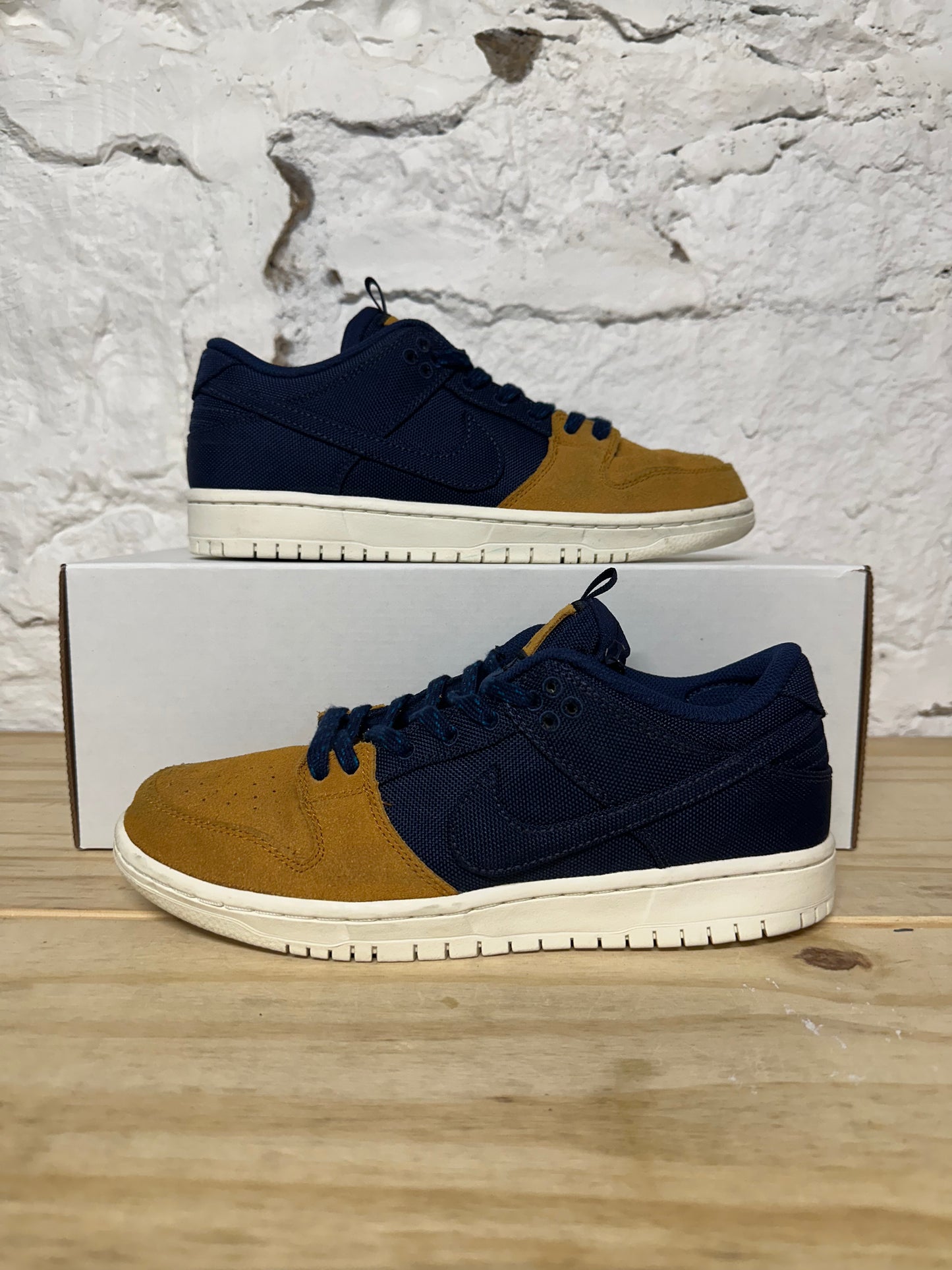 Nike Dunk Low SB Navy Desert Ochre Sz 7.5