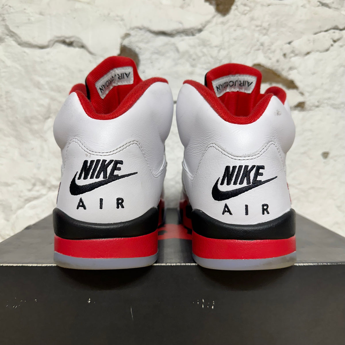 Air Jordan 5 Fire Red Black Tongue (2025) Sz 10