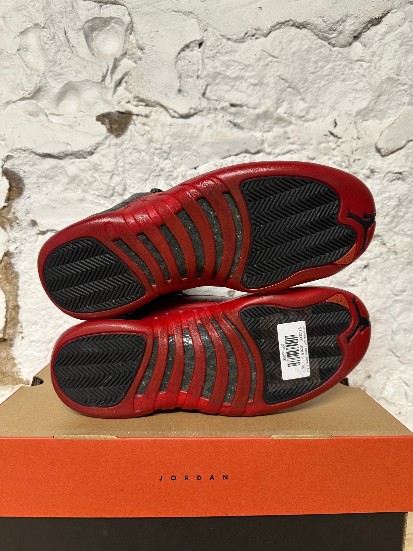 Air Jordan 12 Flu Game (2016) Sz 9.5