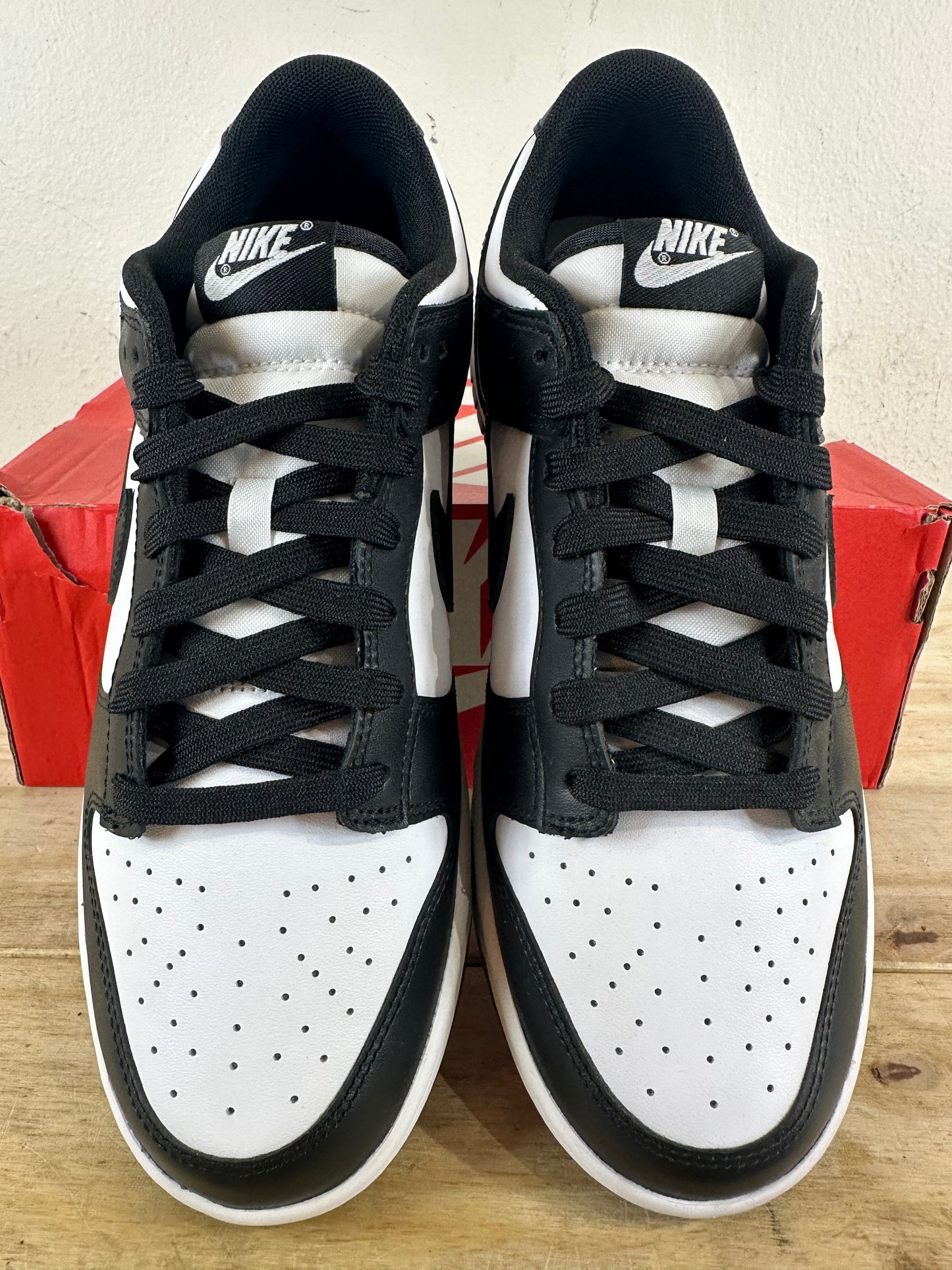 Nike Dunk Low Panda Sz 9 DS