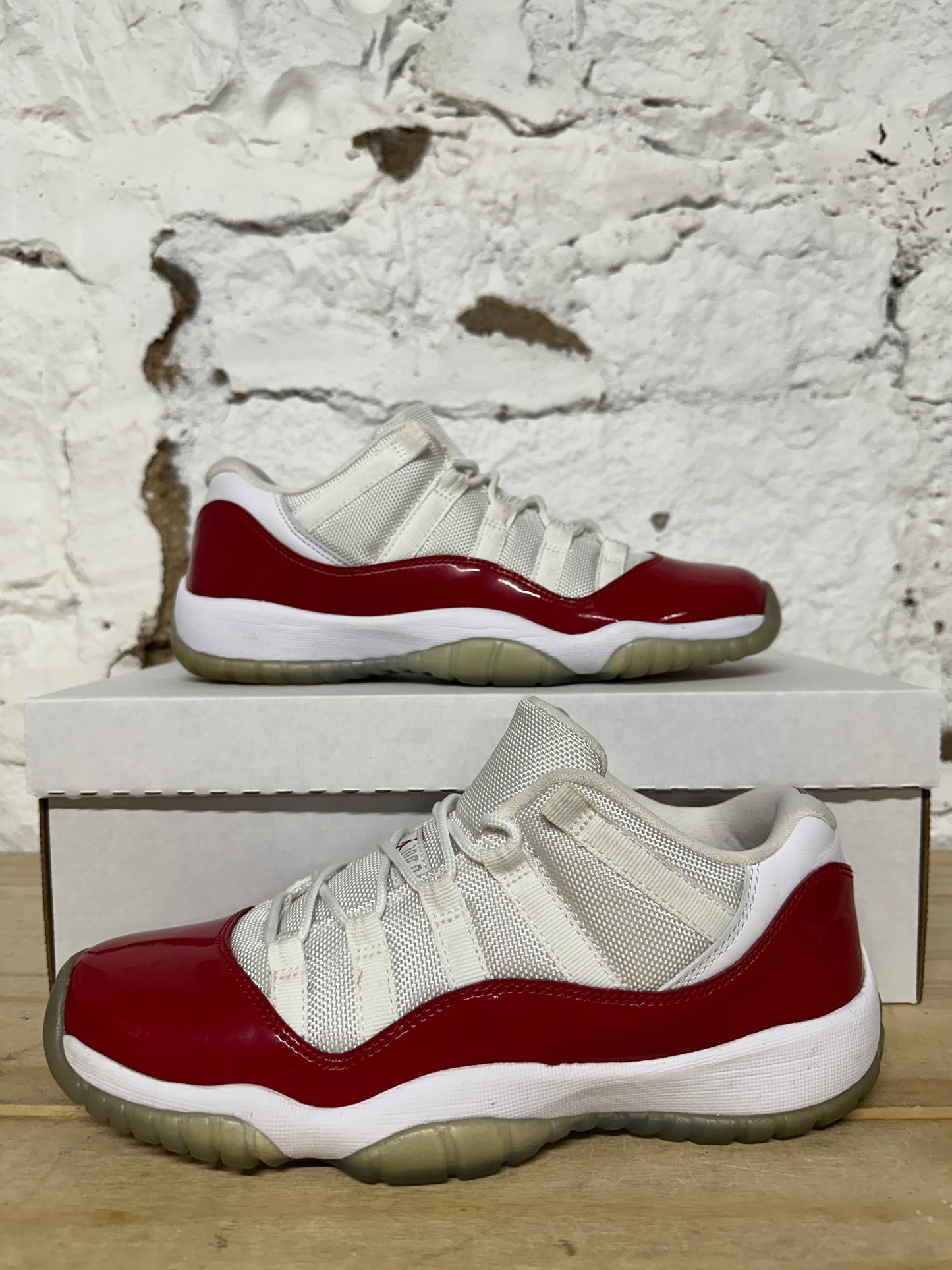 Air Jordan 11 Low Cherry Sz 7Y