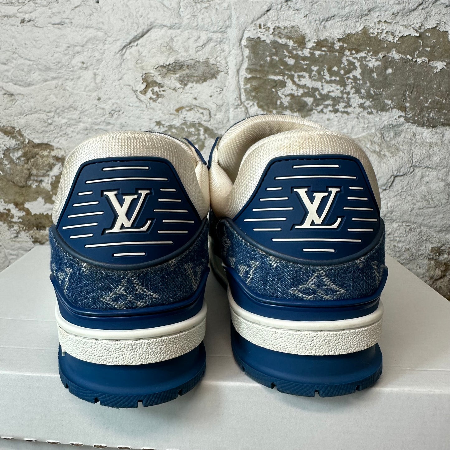 Louis Vuitton Blue Monogram White Trainer Sneaker Sz 7.5 (6LV)