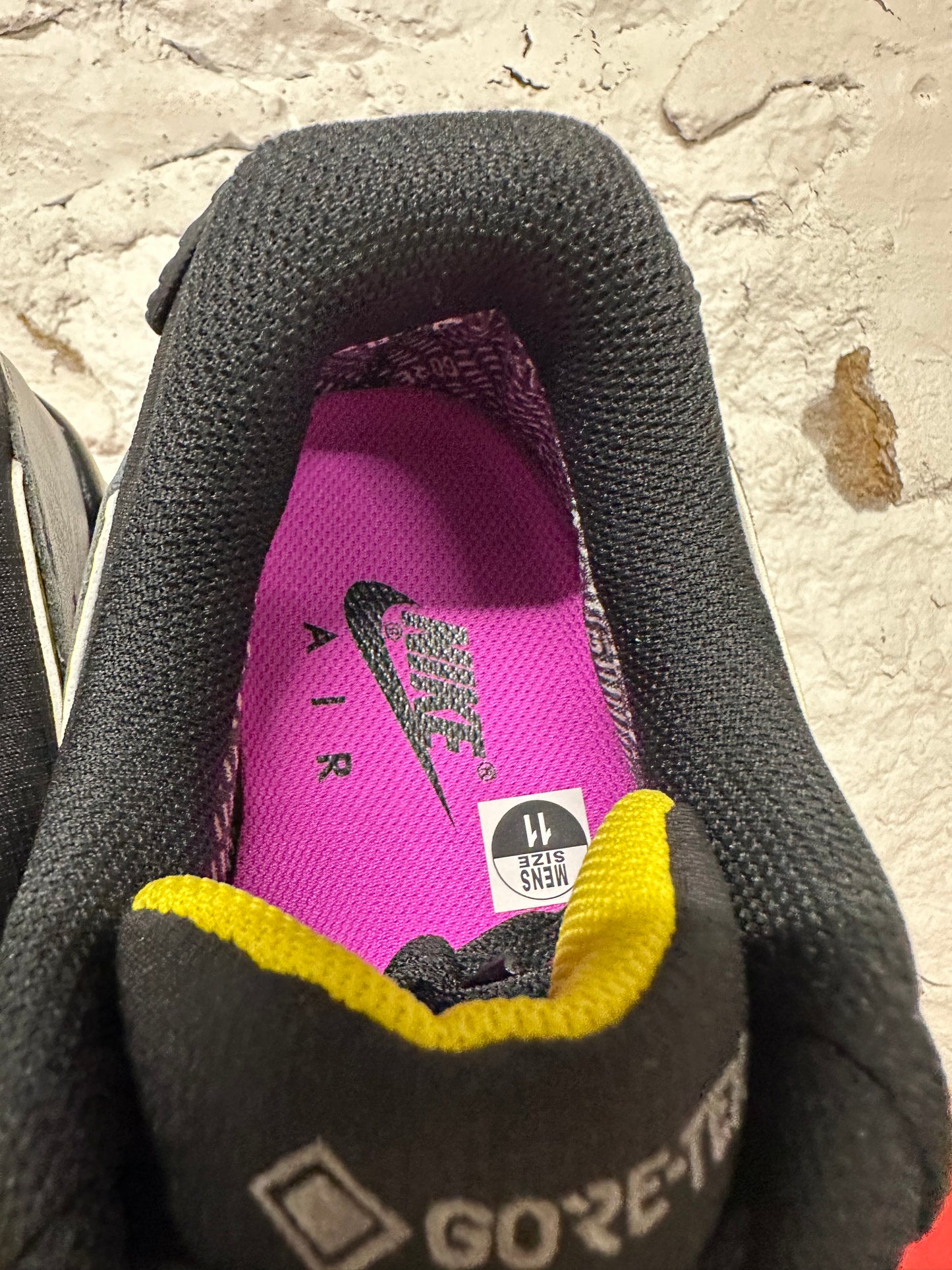 Nike Air Max 90 Gore Tex Black Khaki Sz 11 DS