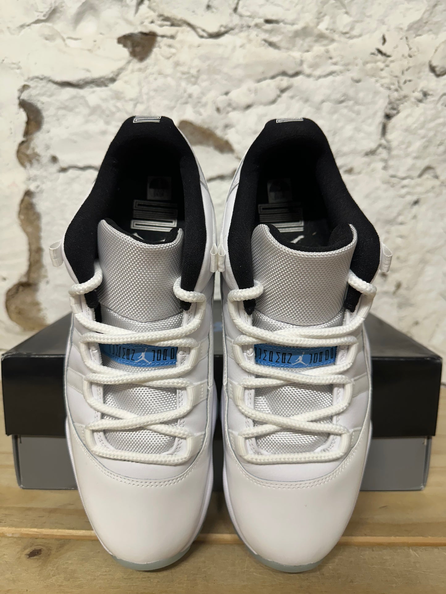 Air Jordan 11 Low Legend Blue Sz 9