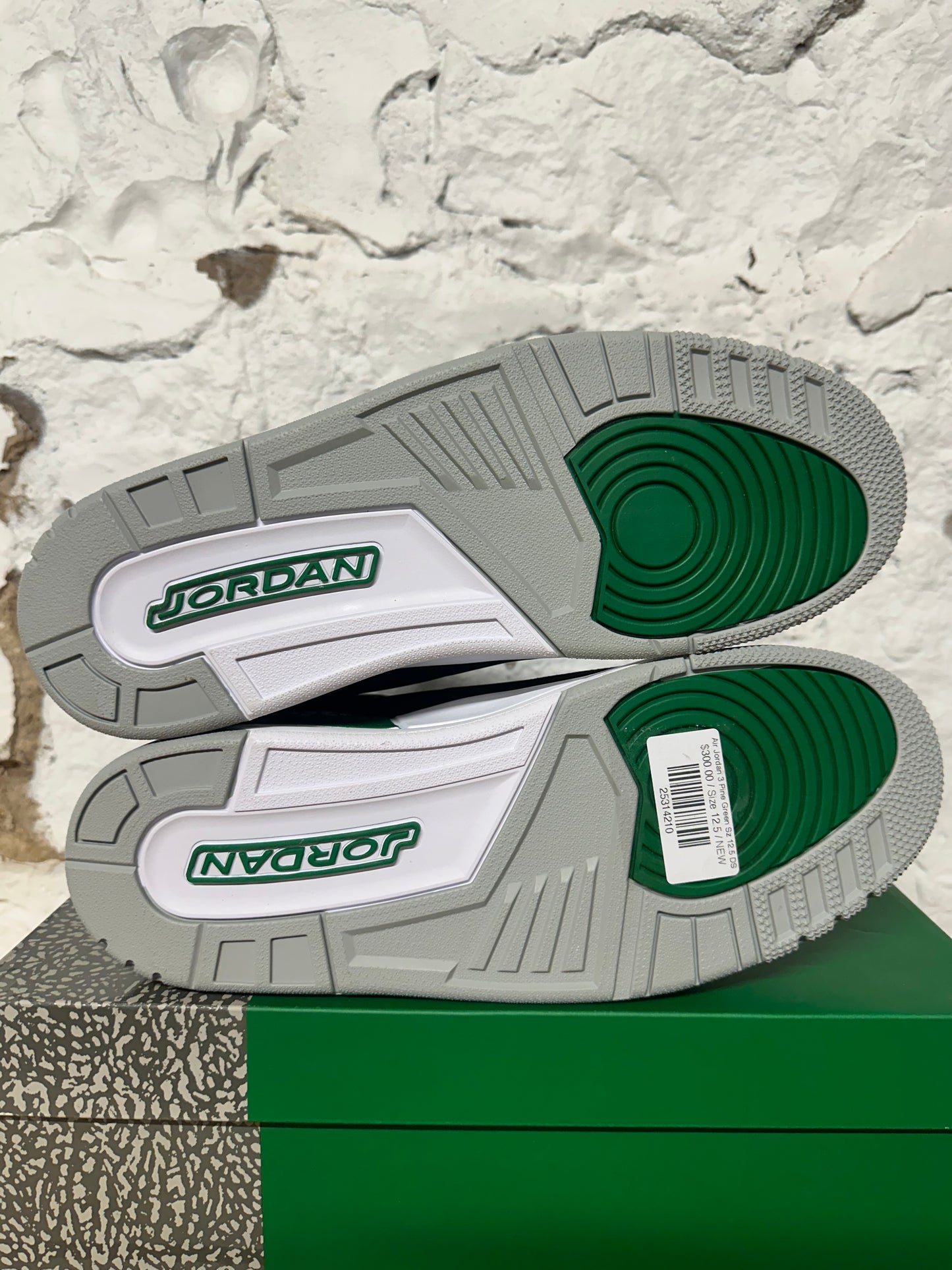 Air Jordan 3 Pine Green Sz 12.5 DS