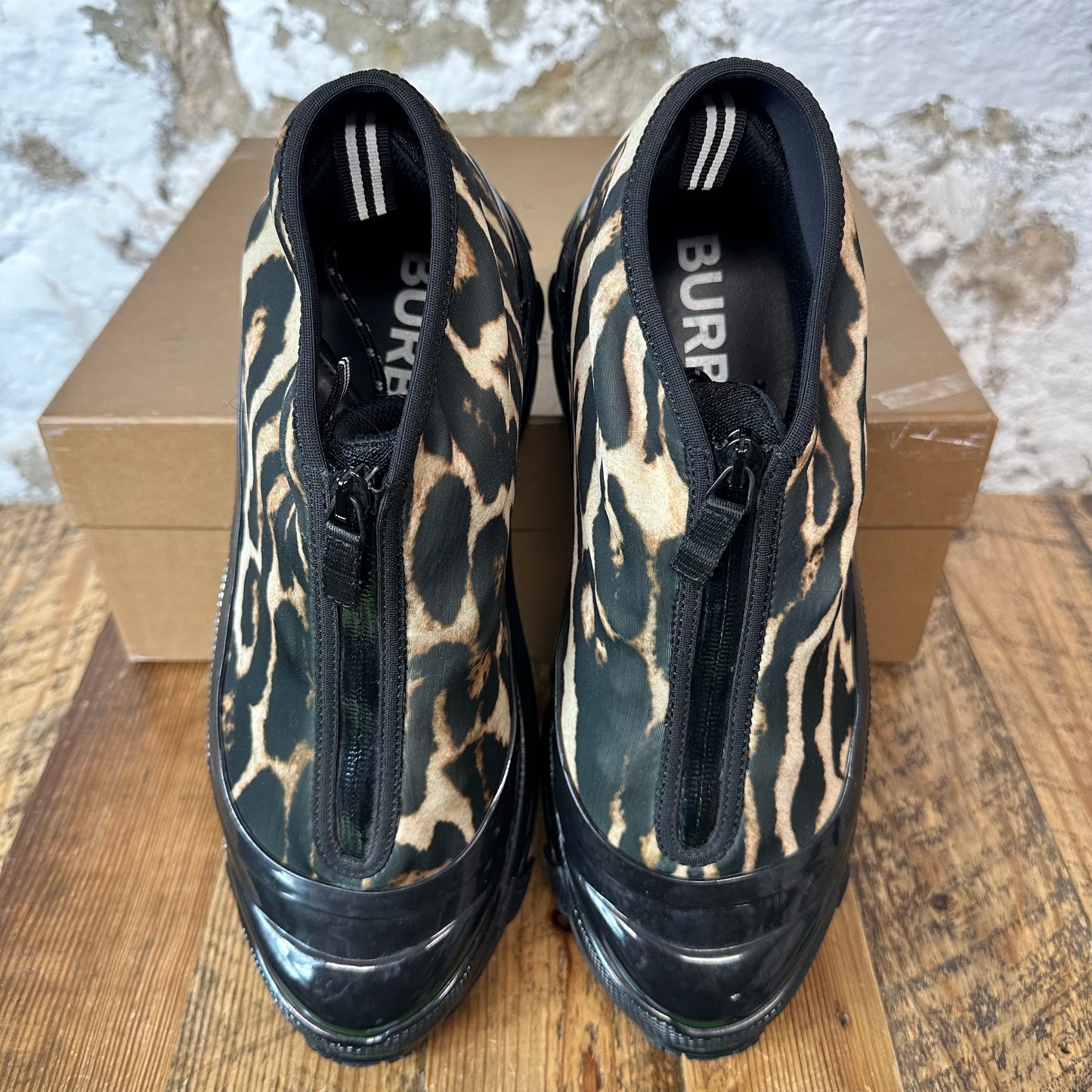 Burberry Arthur Leopard Print Zipper Sneaker Sz 10.5 (43.5)