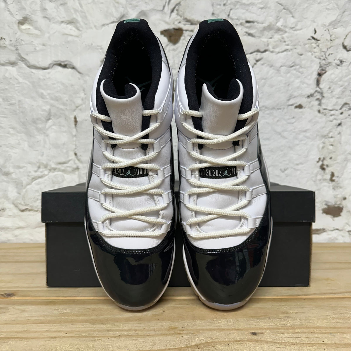 Air Jordan 11 Low Iridescent Sz 14