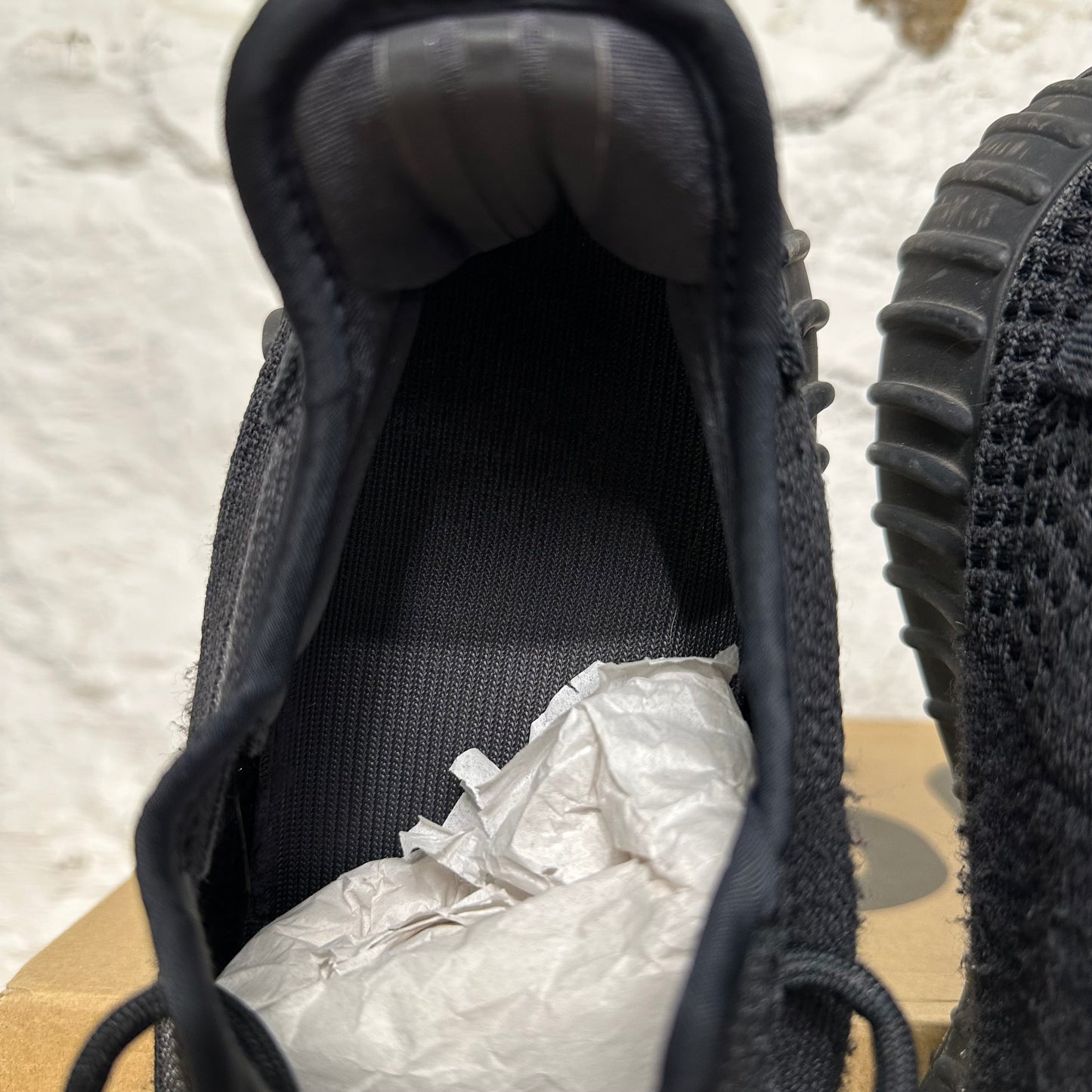 Yeezy 350 V2 Onyx Sz 12