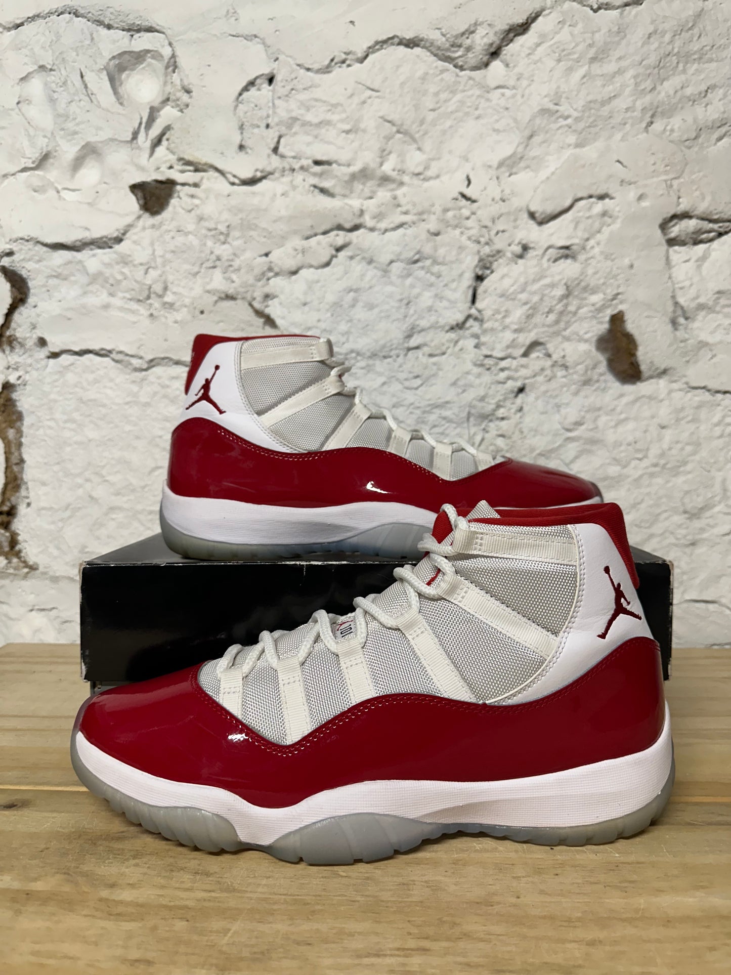 Air Jordan 11 High Cherry Sz 13