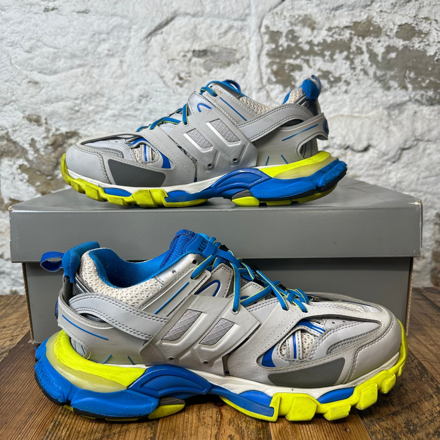 Balenciaga Track Runner Gray Blue Yellow Sz 9 (42)